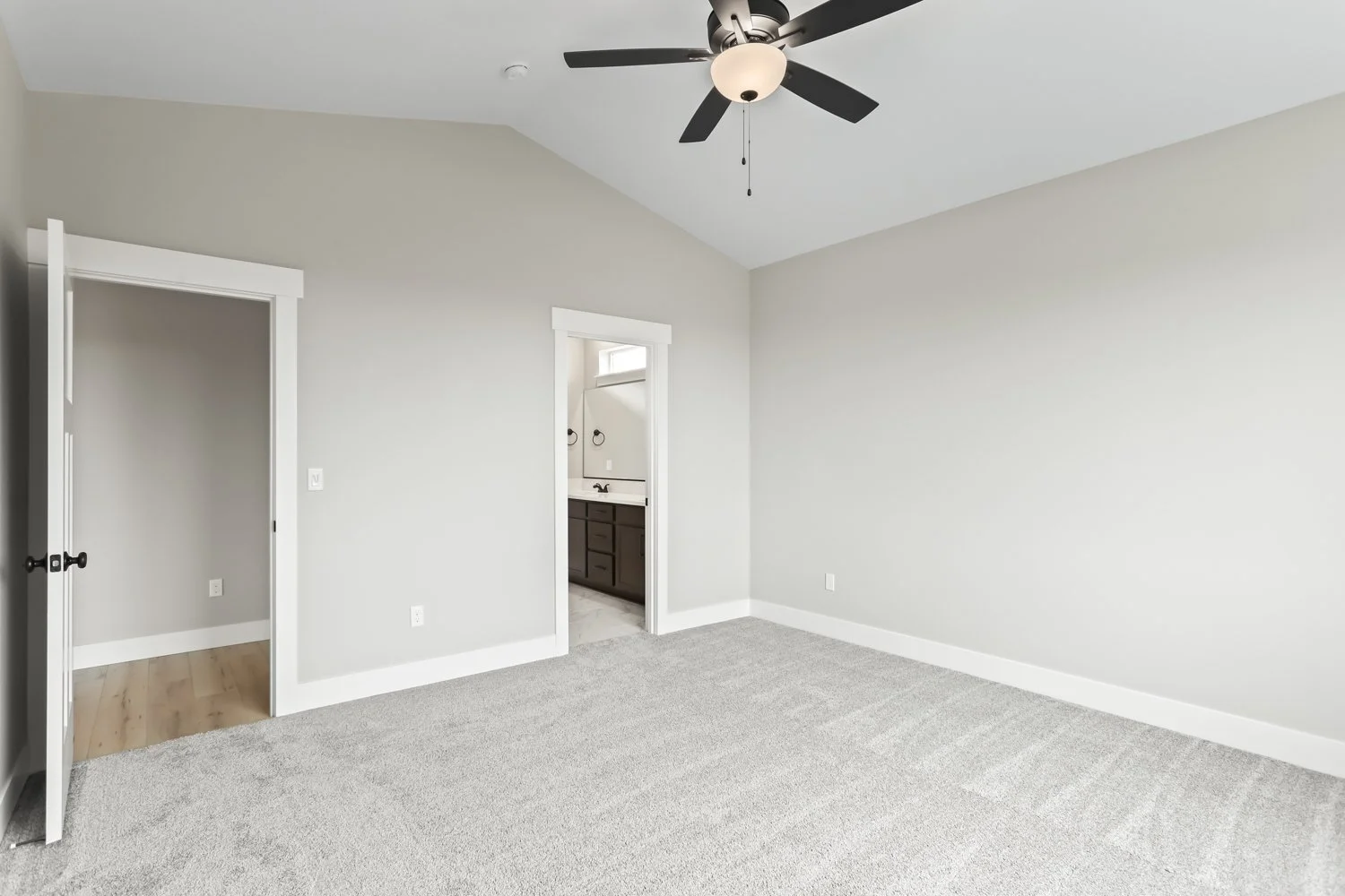2716 NE Justus Ave - WEB-33.JPG