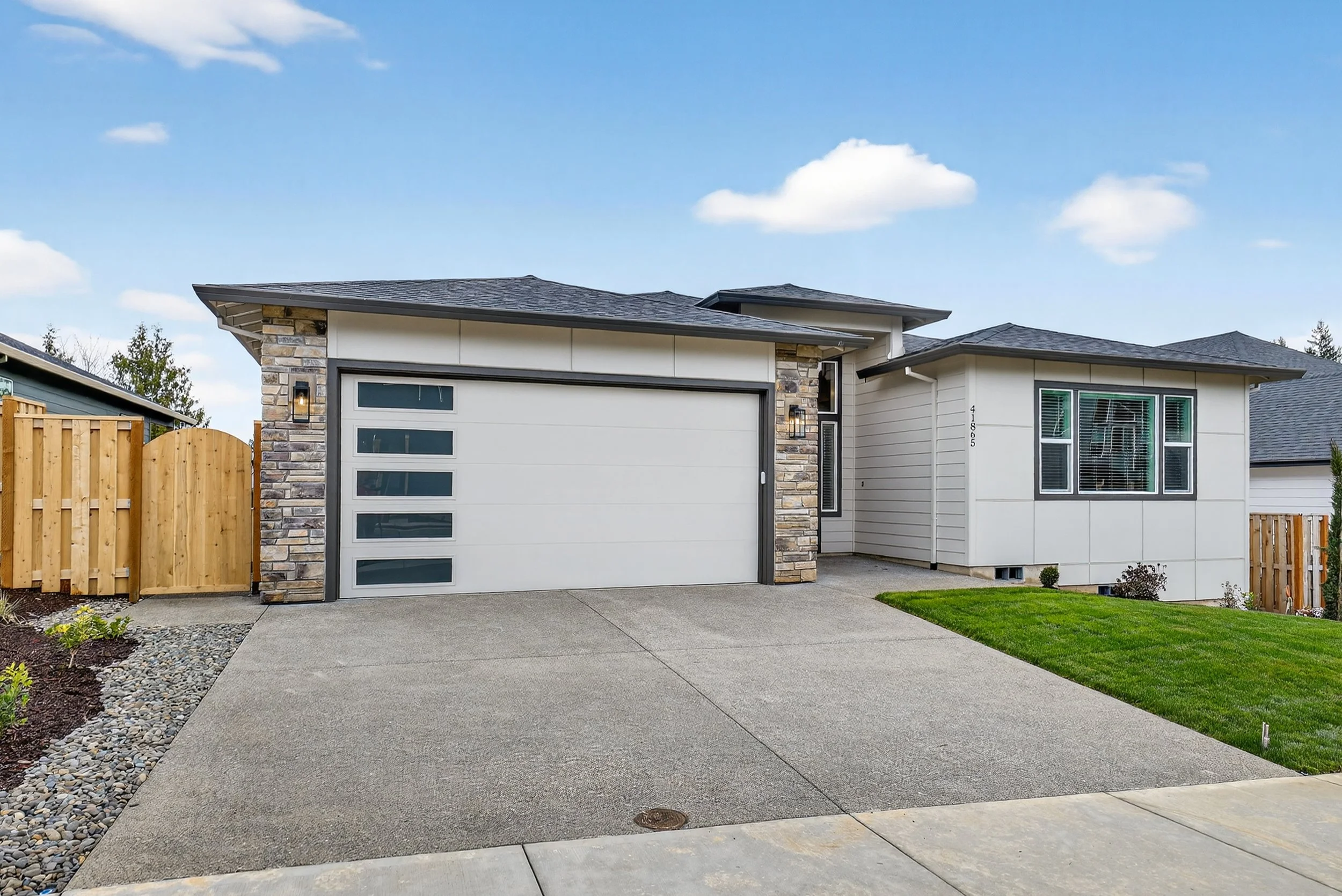 41865 Deschutes Ave-1.jpg