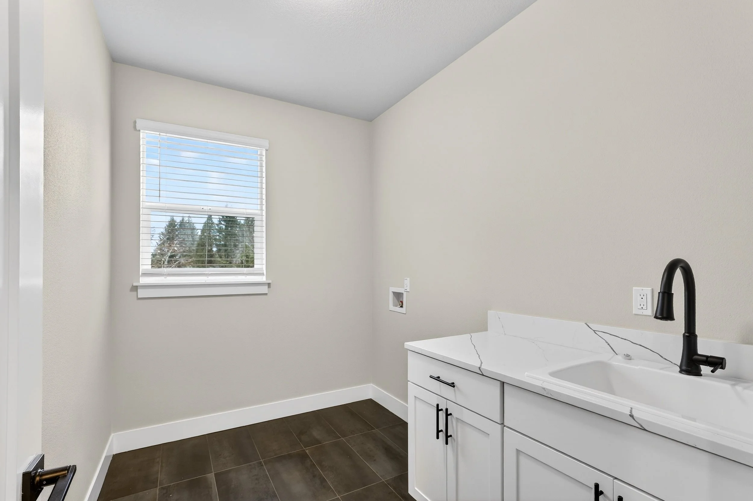 18865 Crooked River St-22.jpg