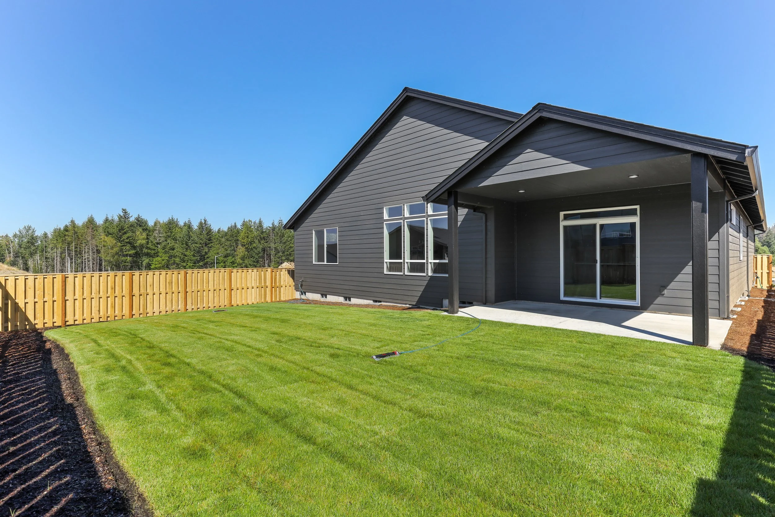 744 NE Trillium Dr-49.jpg