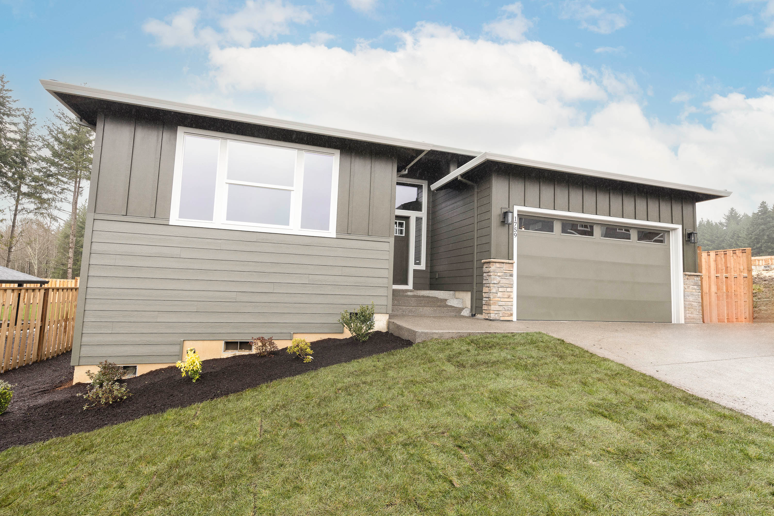 CC 71, Front House Pic 2 - erased pallet.png