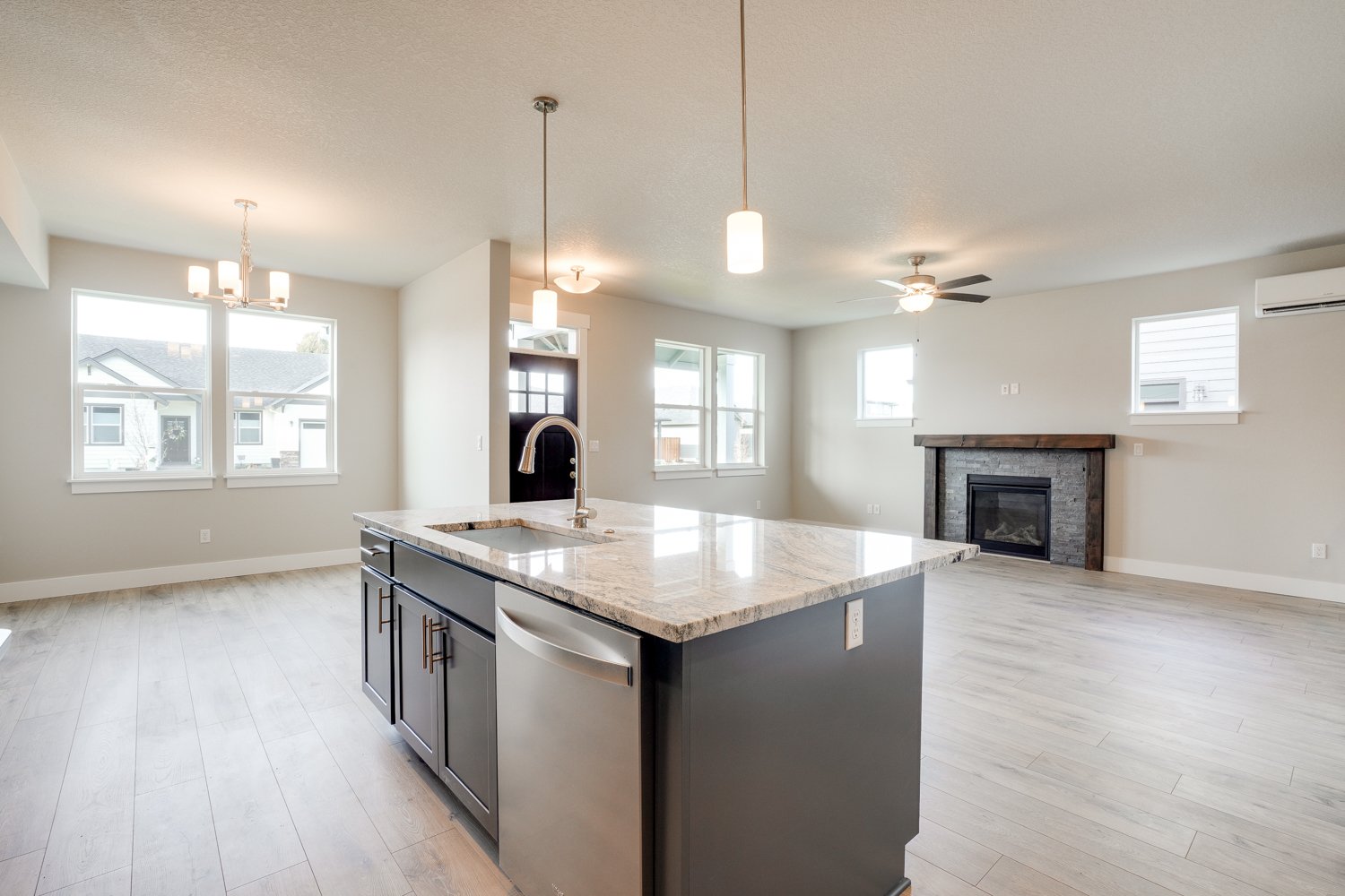 2928 NW 16th St - WEB-12.jpg