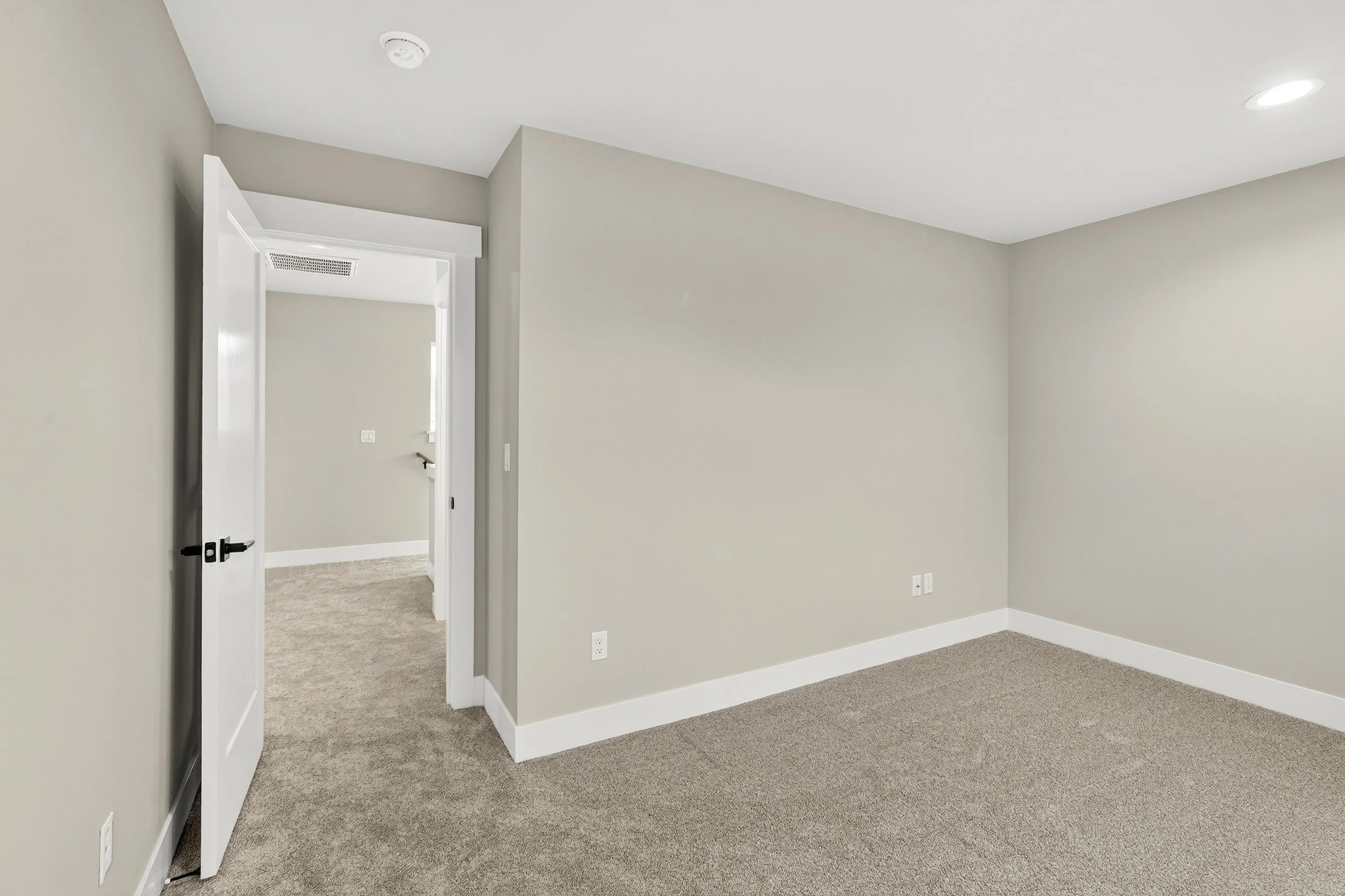 18865 Crooked River St-38.jpg