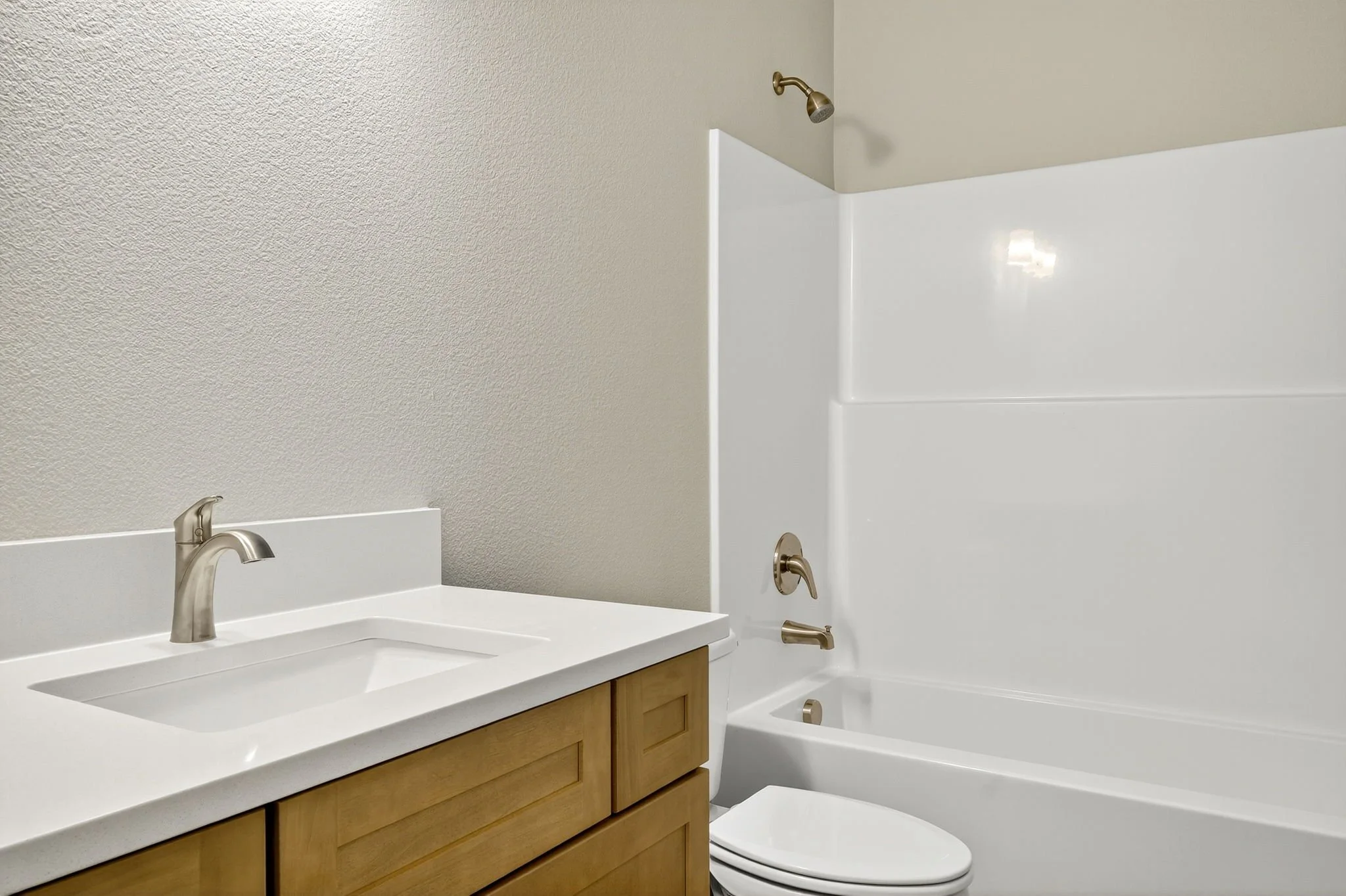 3301 NE Justus Ave-33.jpg