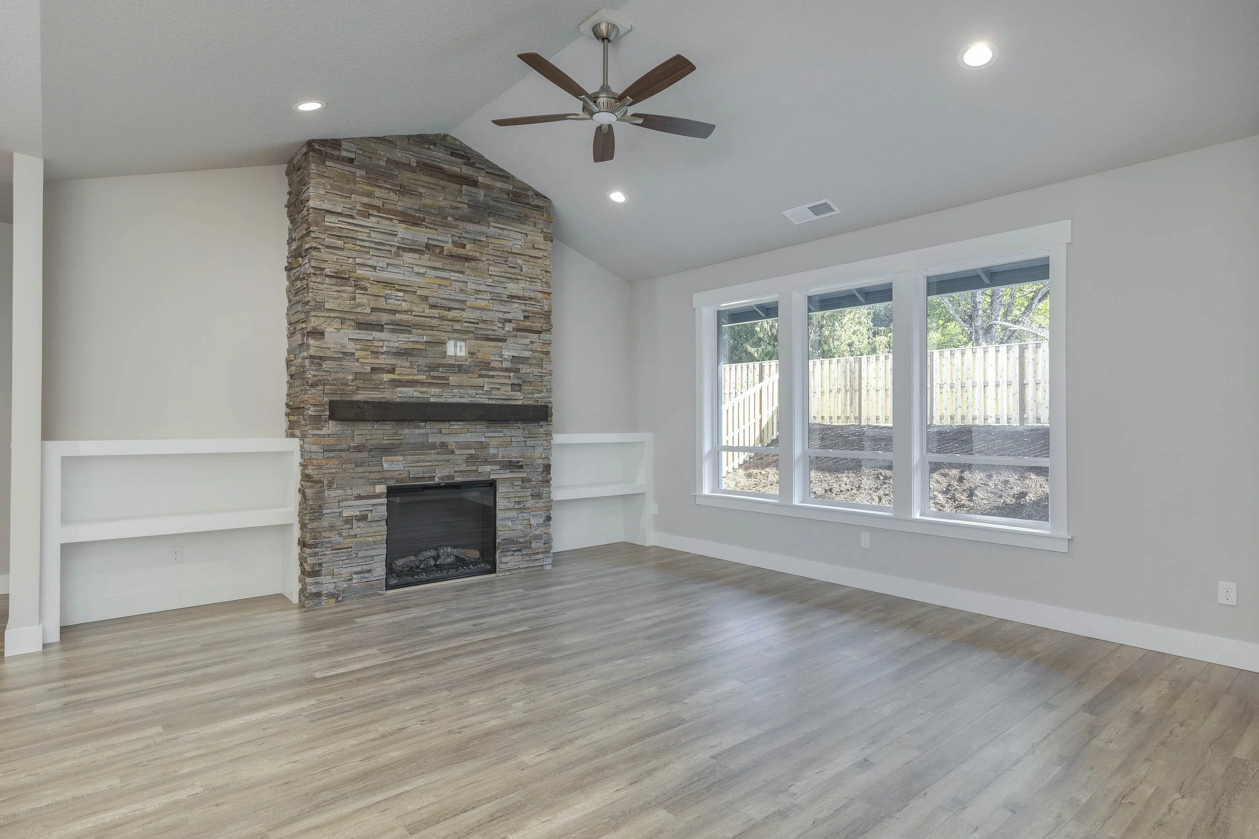 1404 NE Cristine Street, Estacada, Or-11.jpg