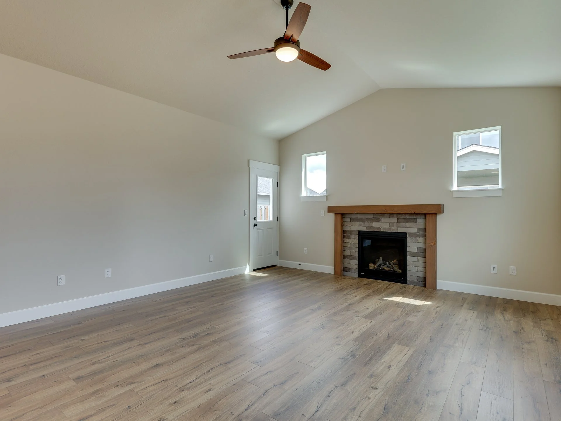 1723 NW 27th Ave - MLS-24.jpg