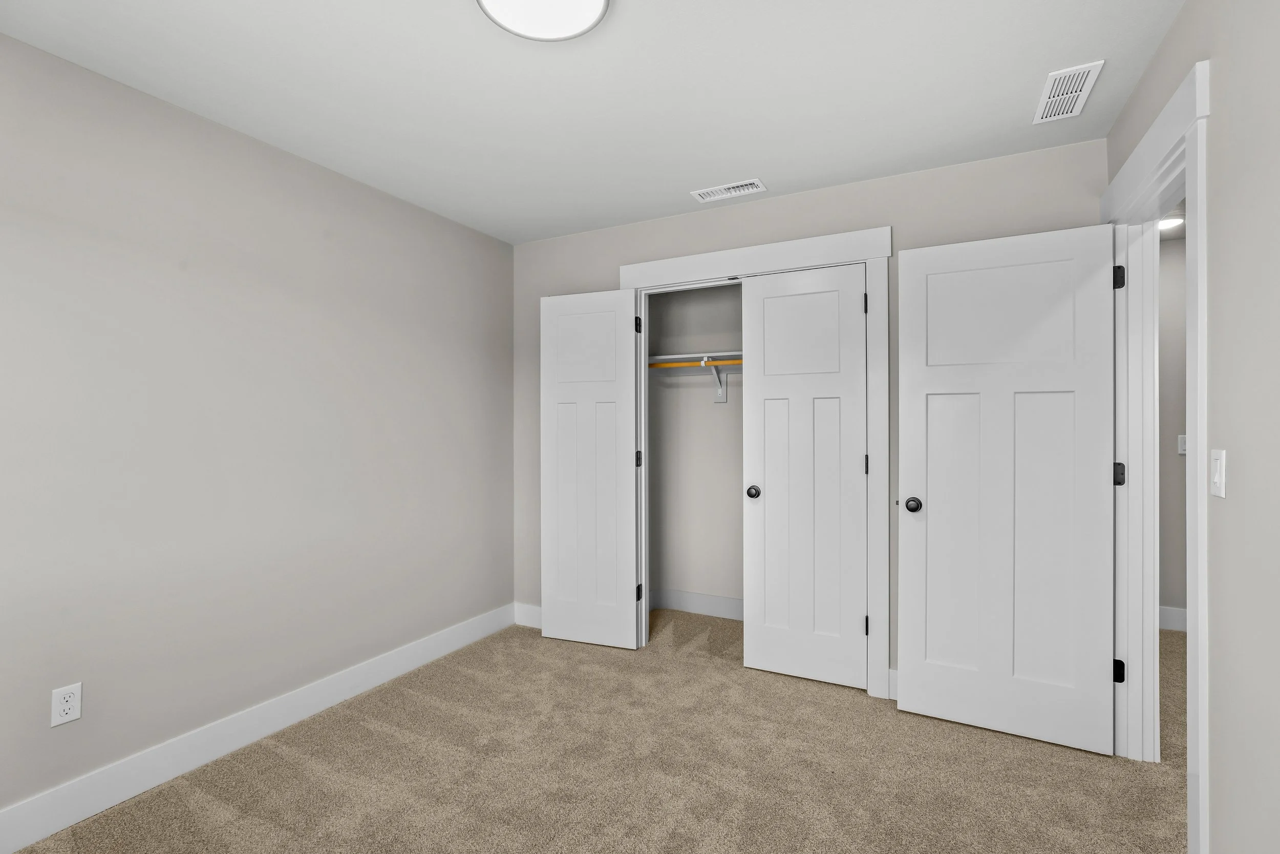 2217 Juniper Circle-36.jpg