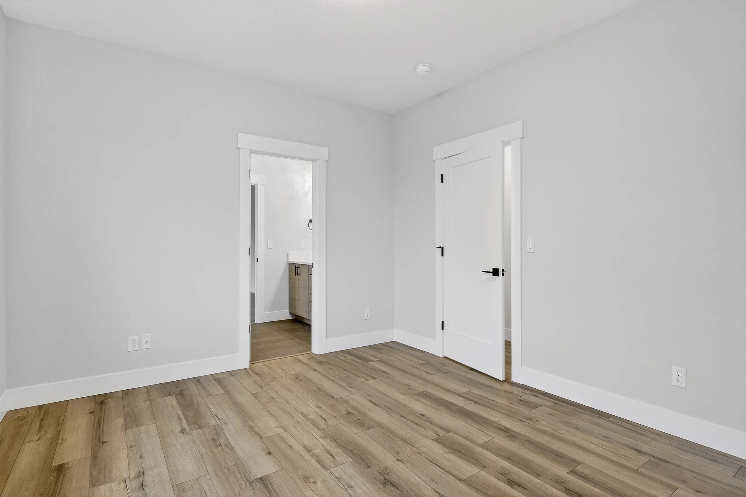 18815 Crooked River St-47.jpg