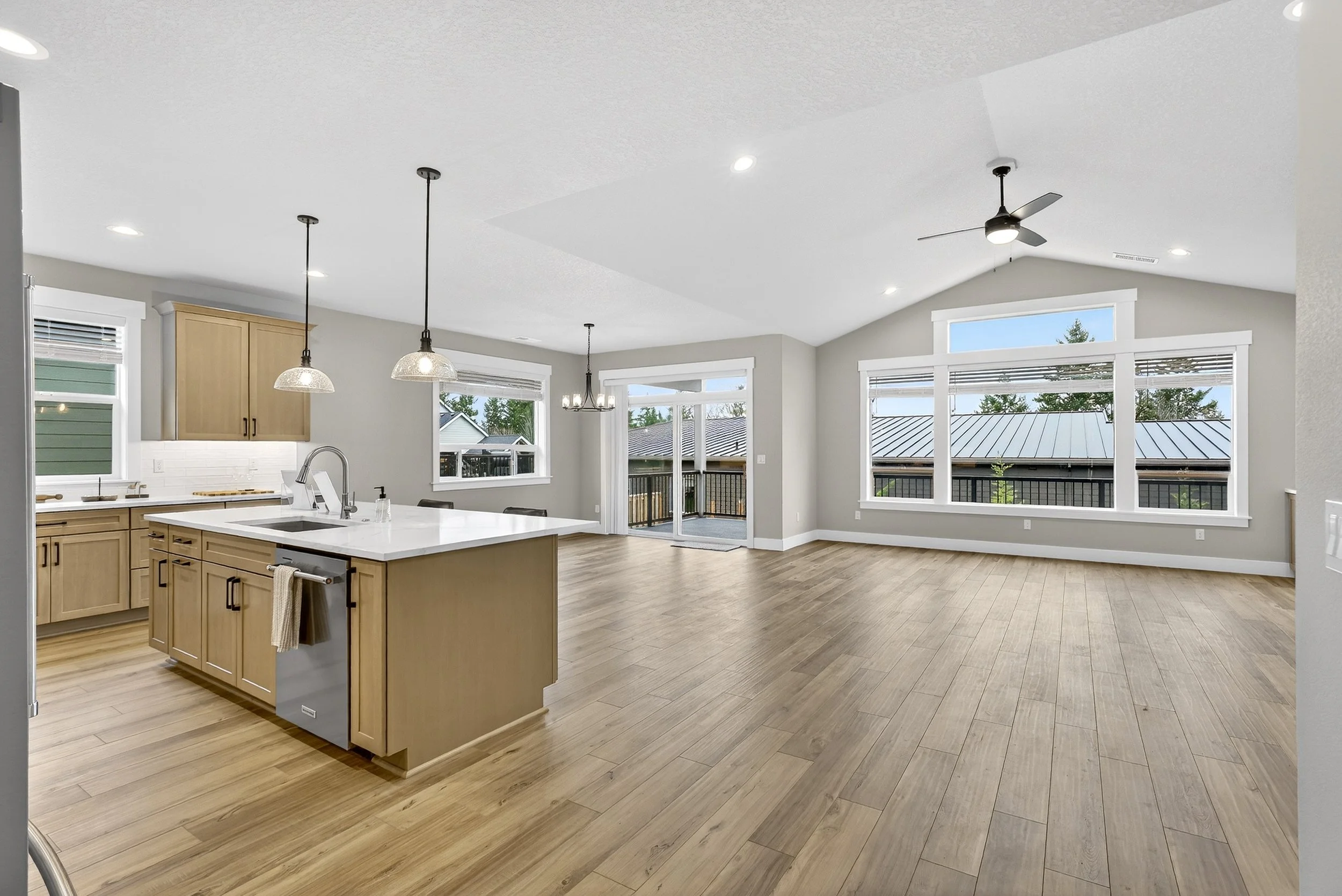 41865 Deschutes Ave-11.jpg