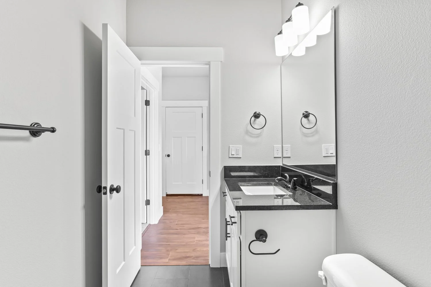 2804 NE Justus Ave - WEB-13.JPG