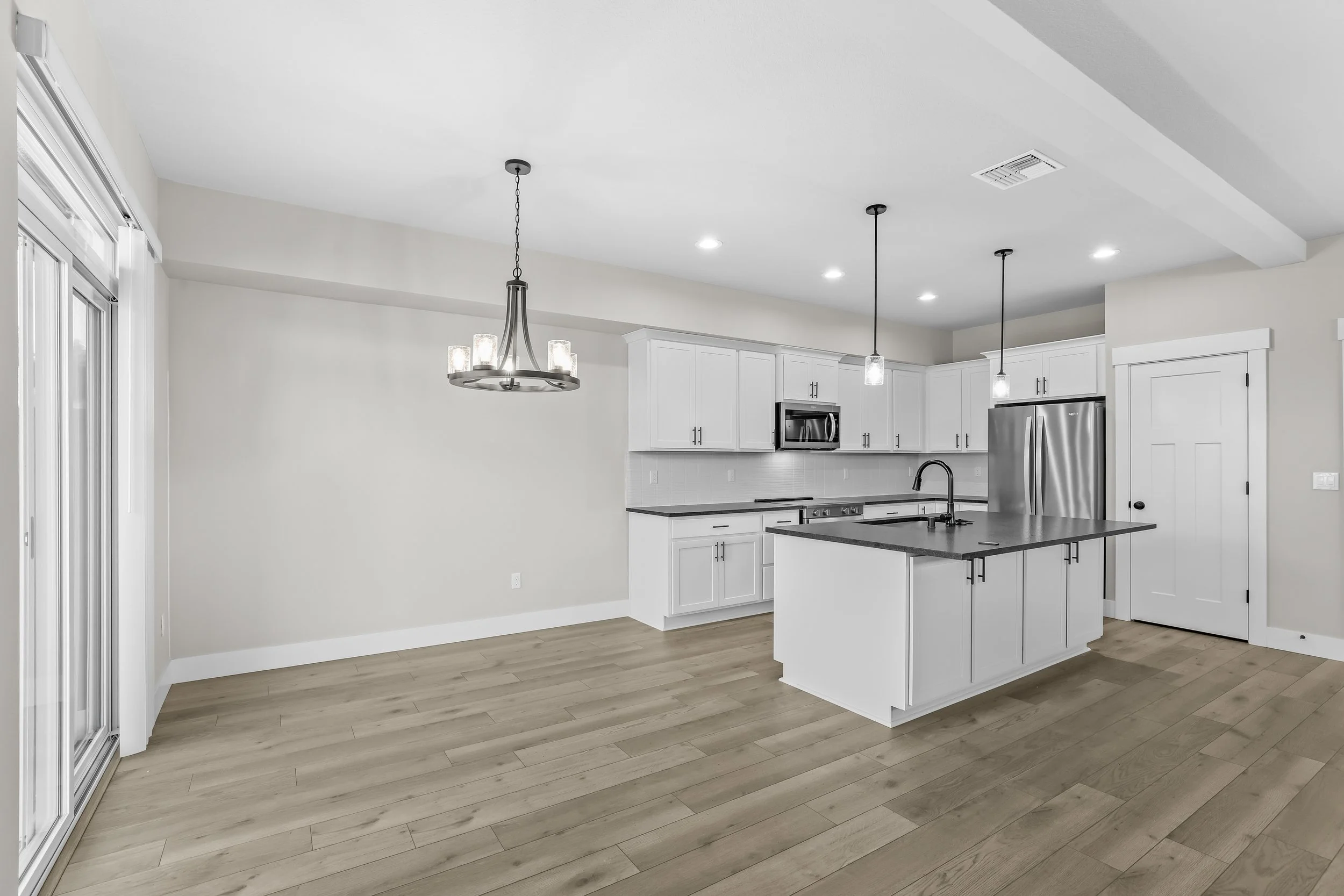 2217 Juniper Circle-16.jpg