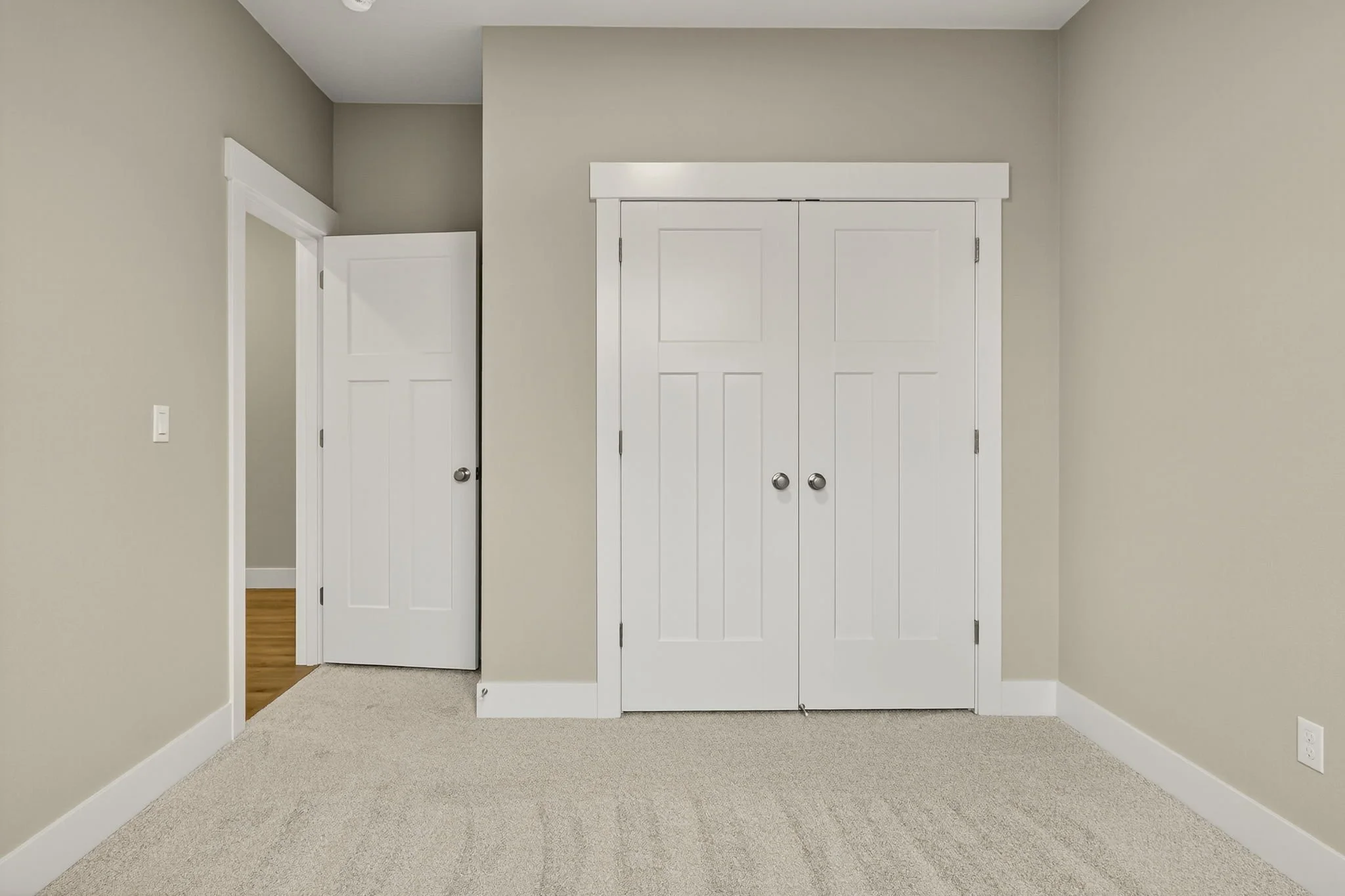 3301 NE Justus Ave-36.jpg