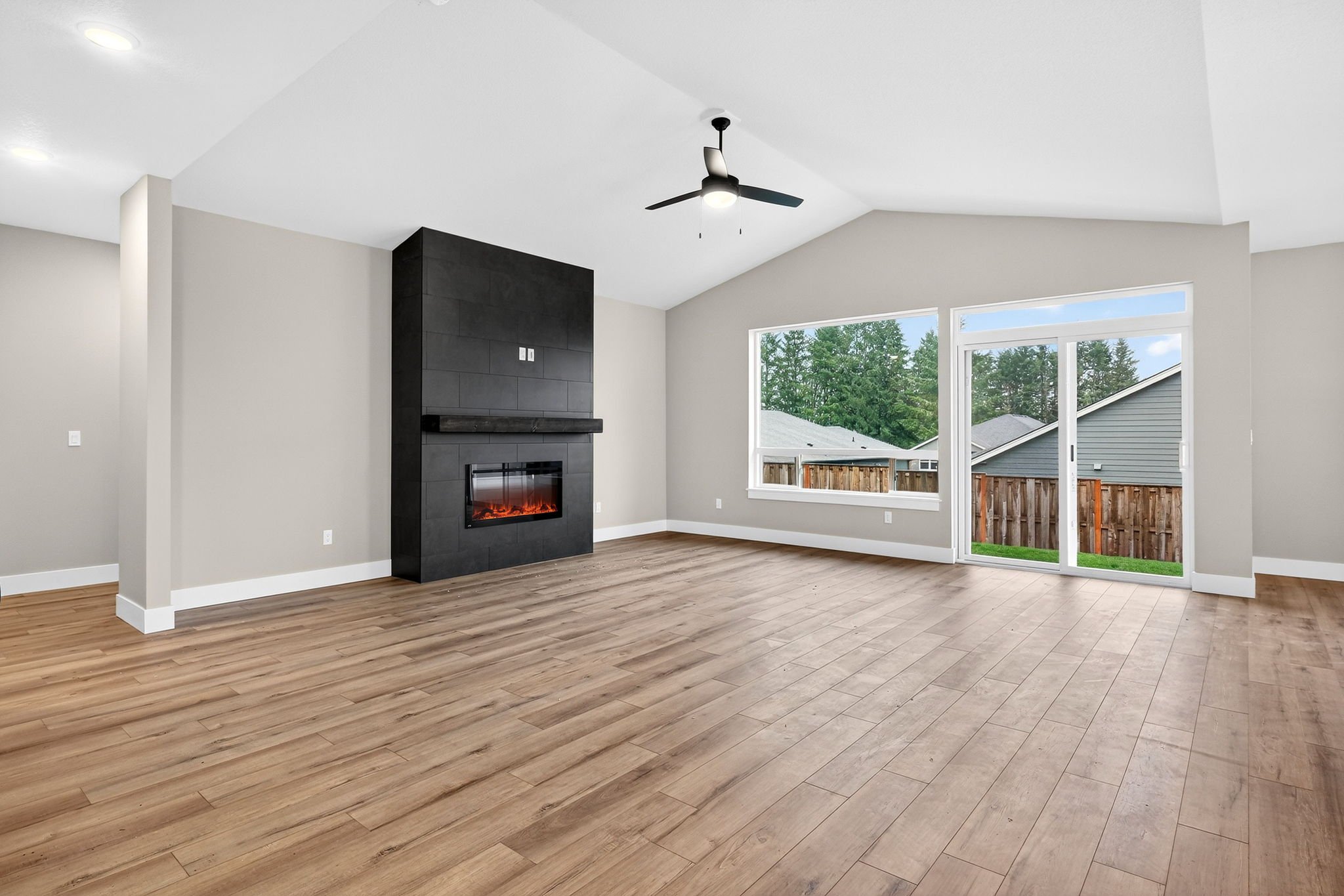 2032 E Otter Lp-11.jpg