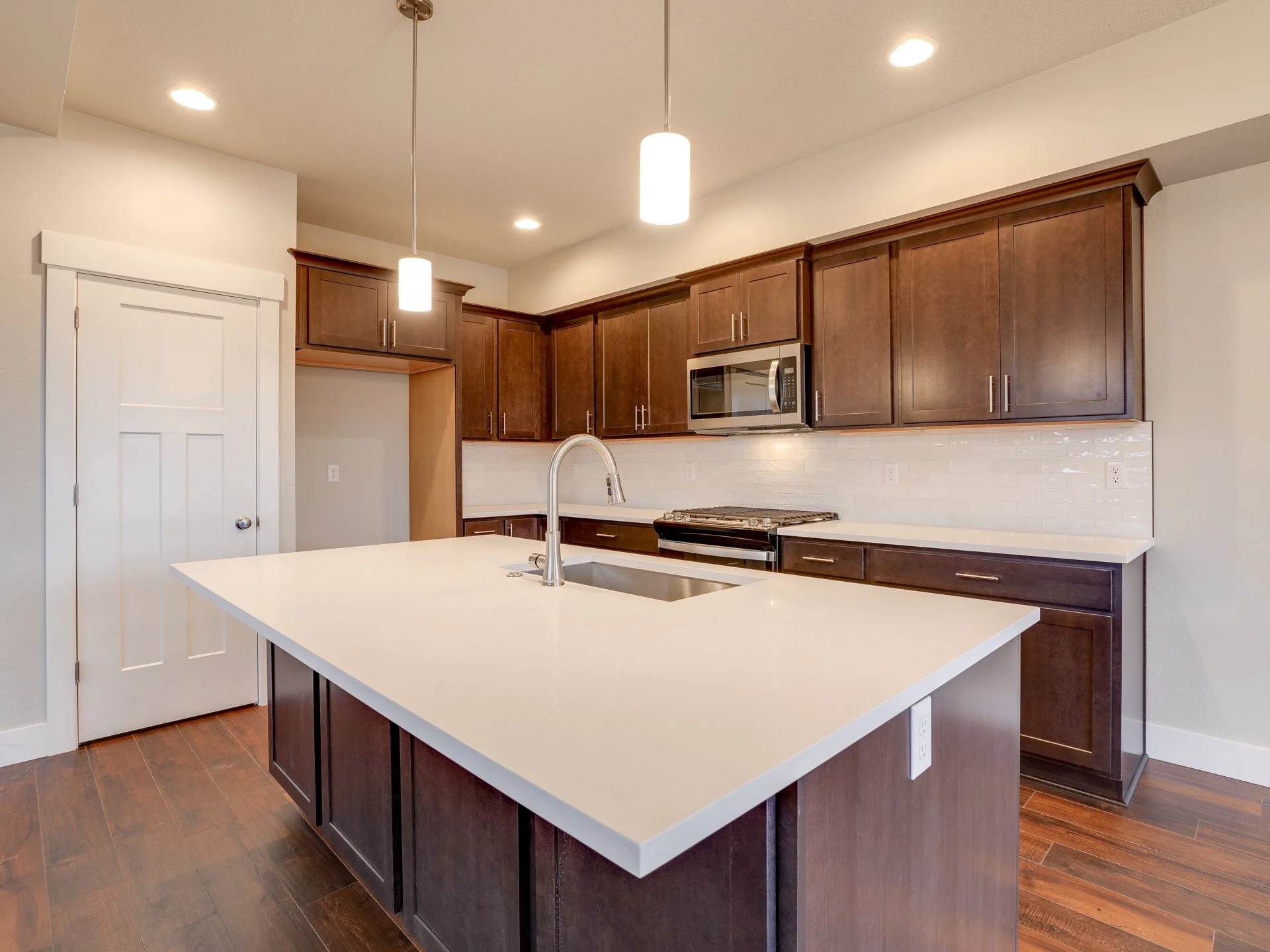 1530 NW 29th Pl - MLS-13.jpg