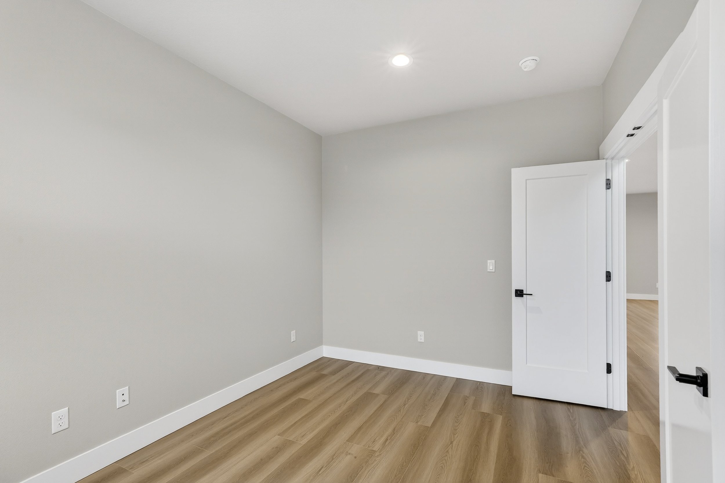 18865 Crooked River St-9.jpg