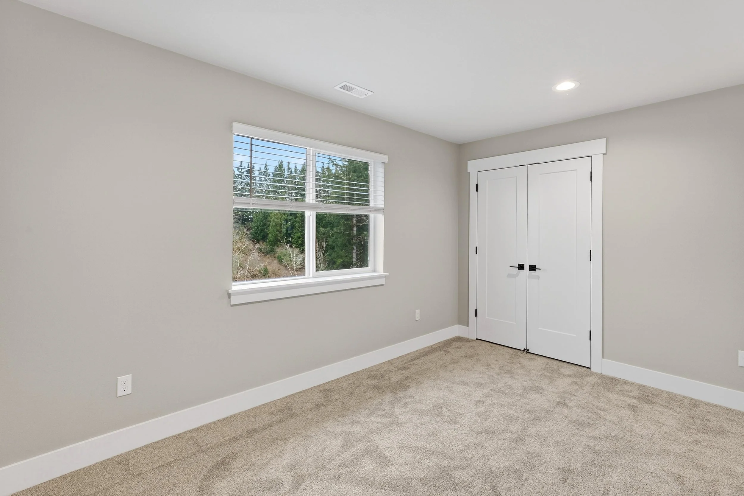 18865 Crooked River St-36.jpg