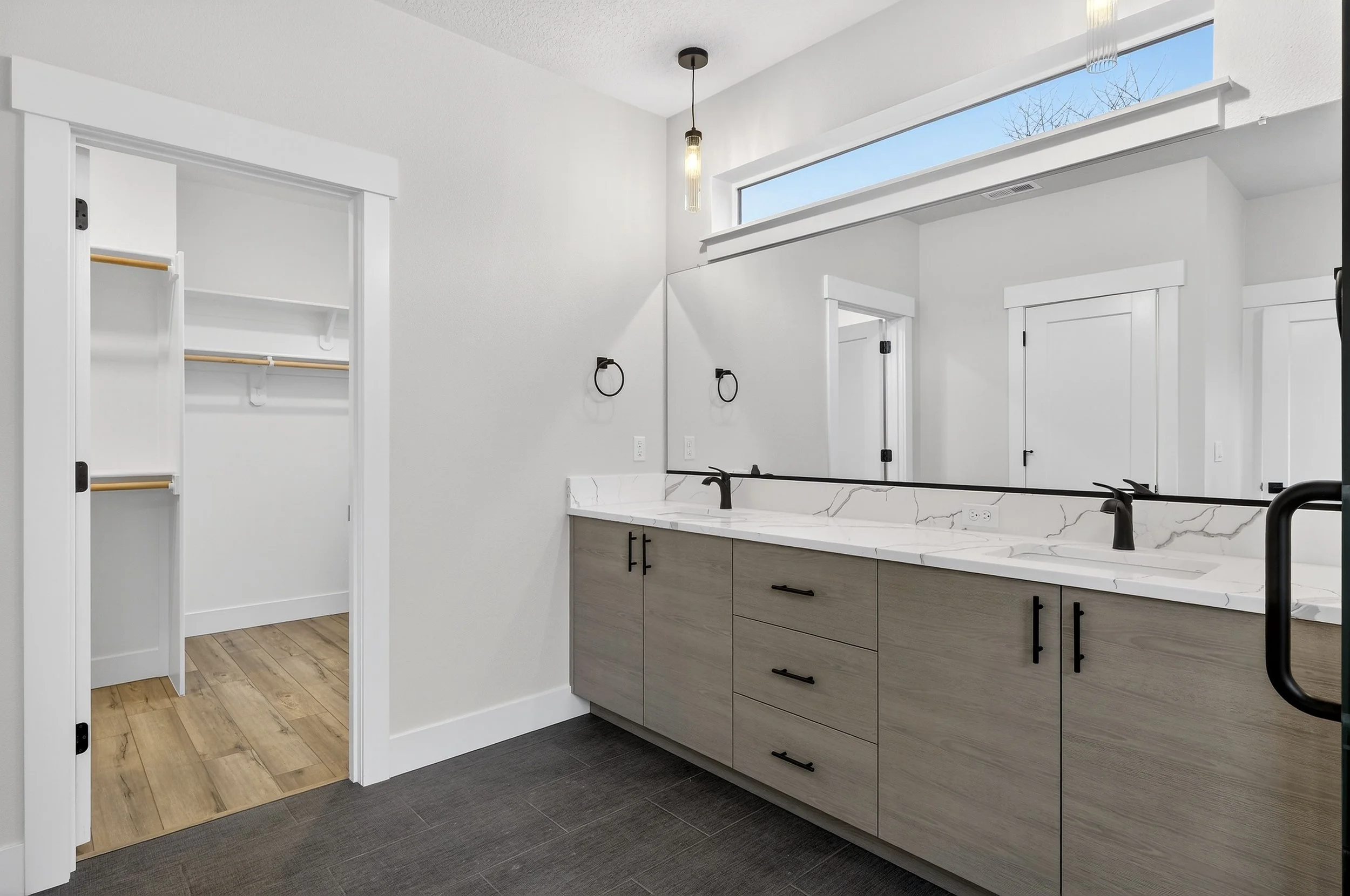 18815 Crooked River St-27.jpg