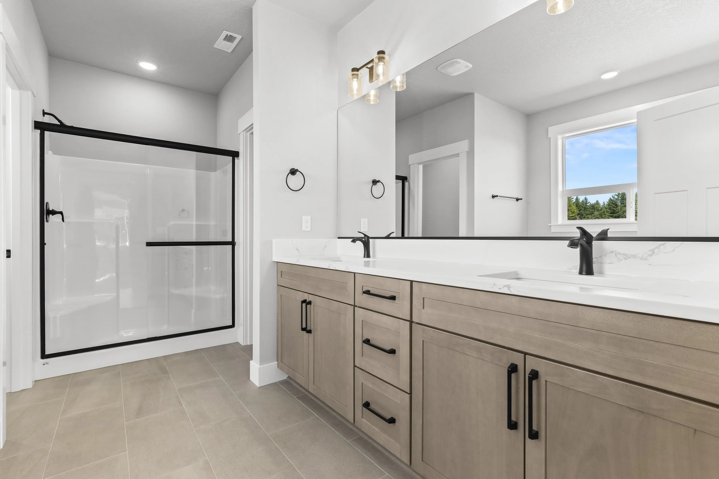 744 NE Trillium Dr-41.jpg