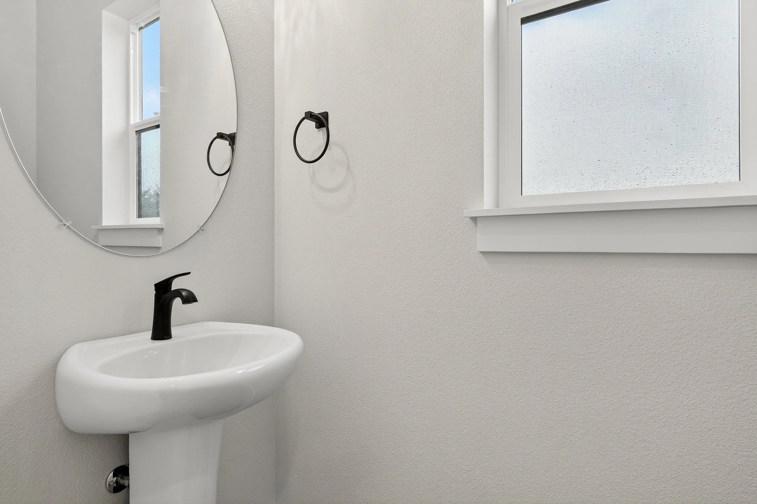 18815 Crooked River St-39.jpg