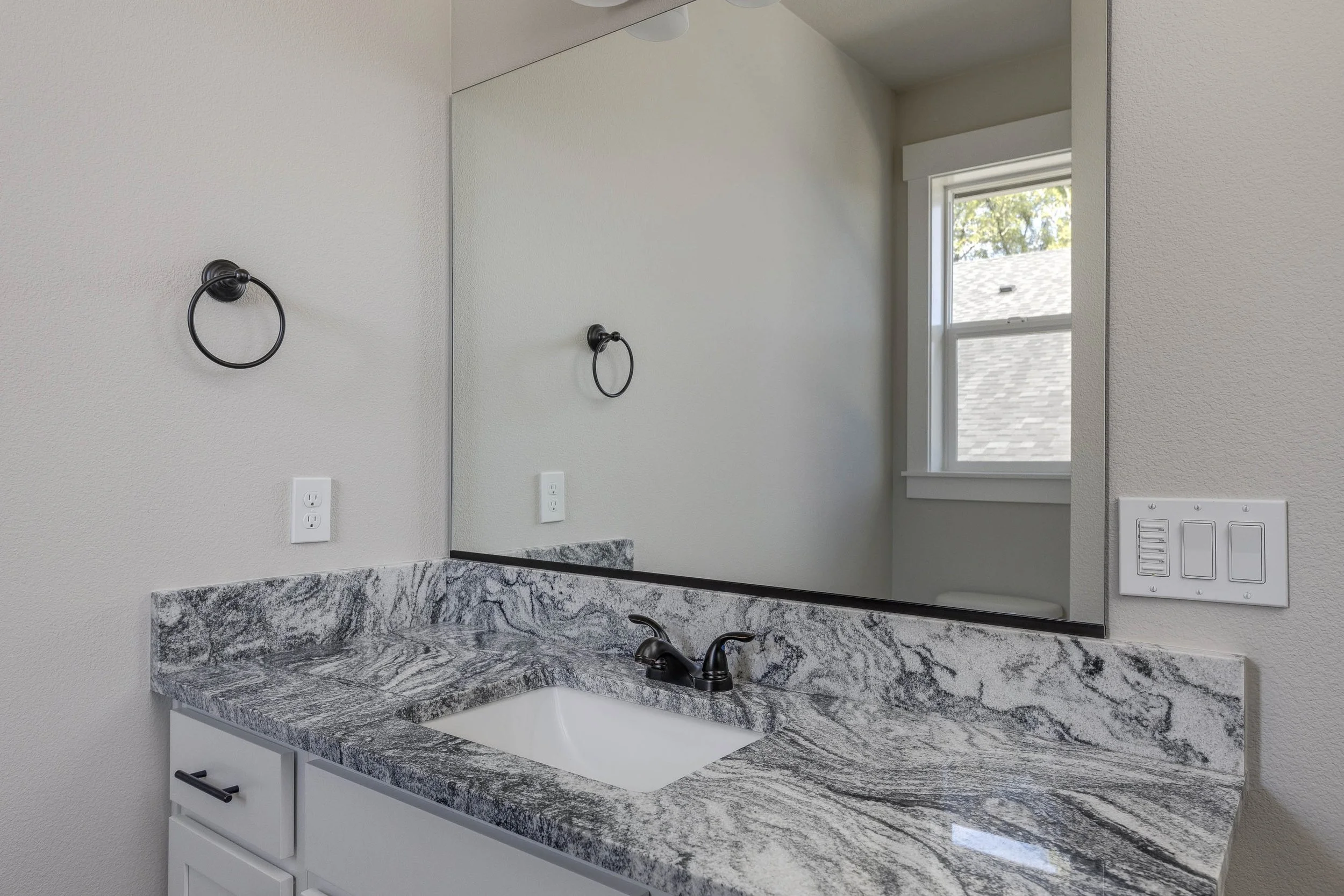 1715 Ne Clayton Drive, Estacada, OR-24.jpg