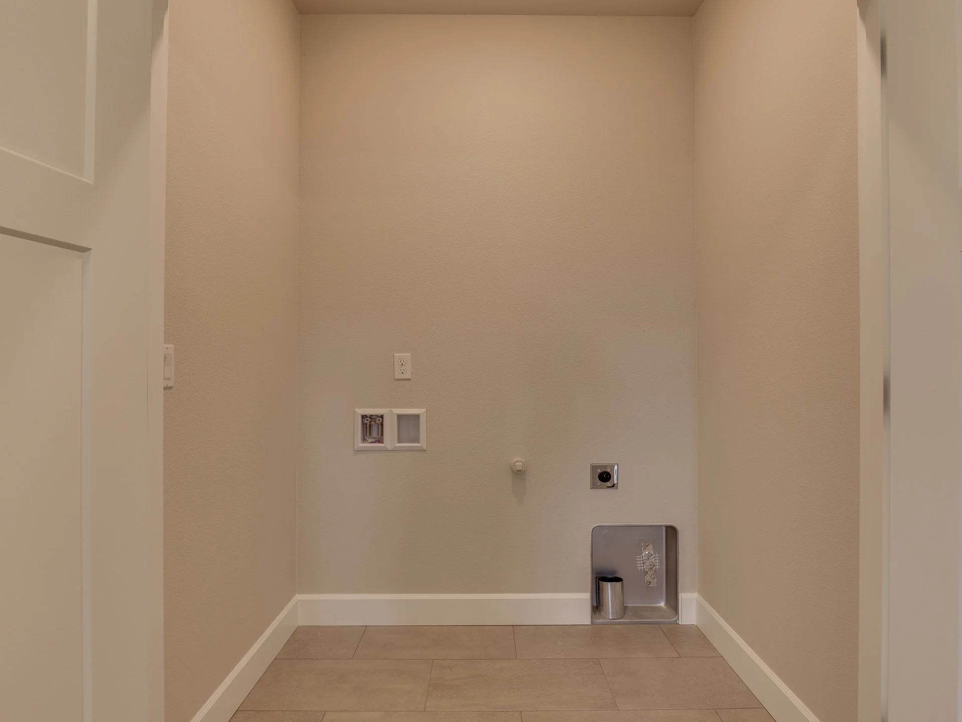 1723 NW 27th Ave - MLS-35.jpg