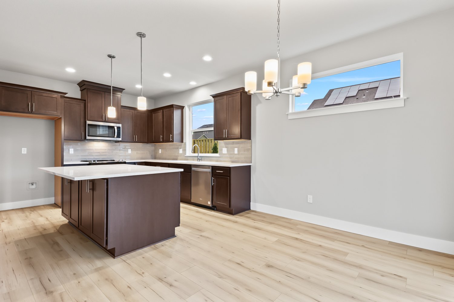 748 NE Pinebreak Dr - WEB-17.JPG