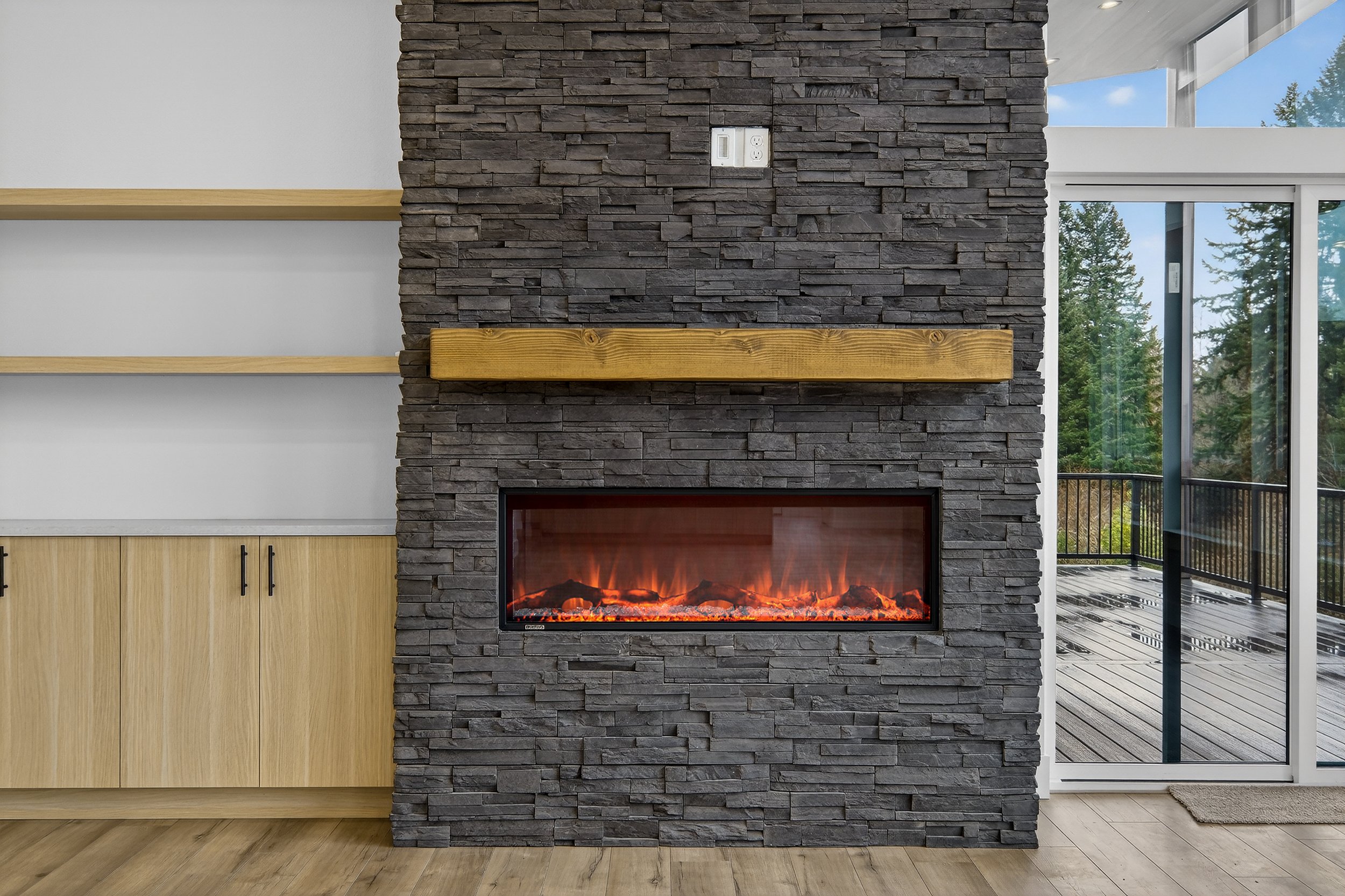 18815 Crooked River St-14.jpg