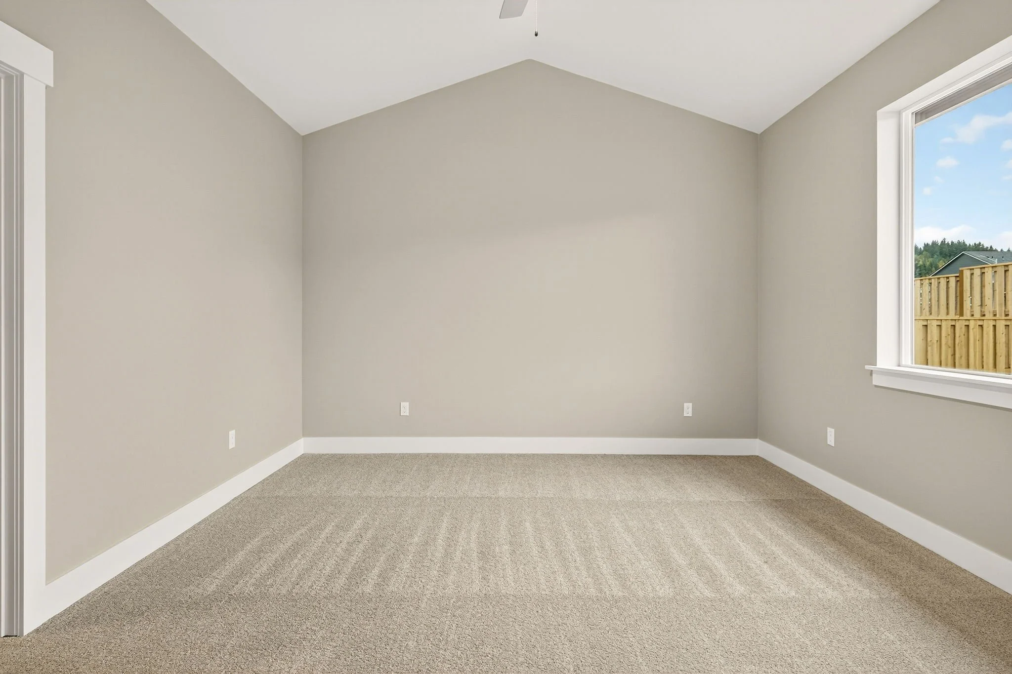 3301 NE Justus Ave-24.jpg