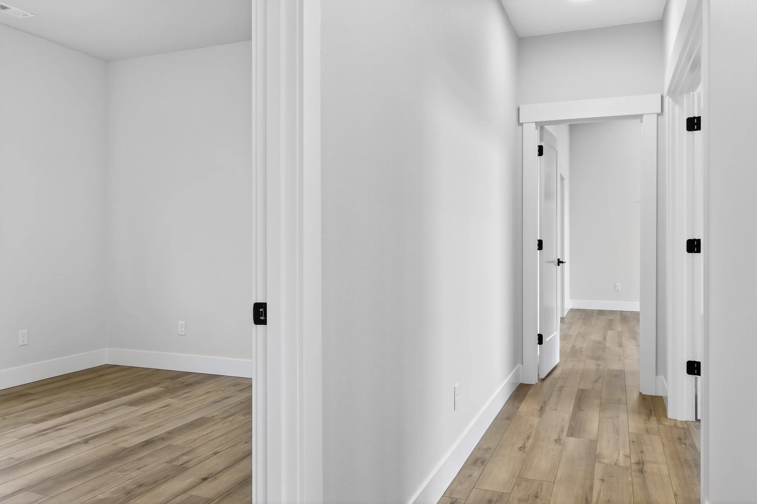 18815 Crooked River St-33.jpg