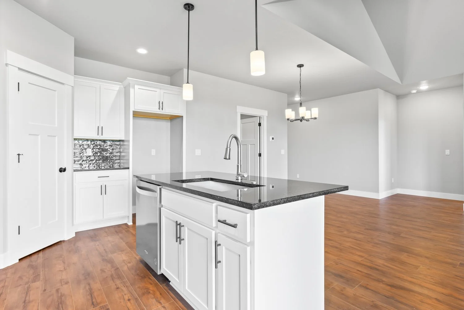 2804 NE Justus Ave - WEB-27.JPG