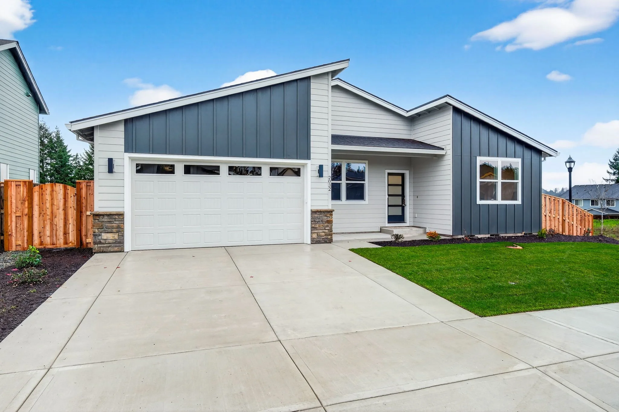 2032 E Otter Lp-3.jpg