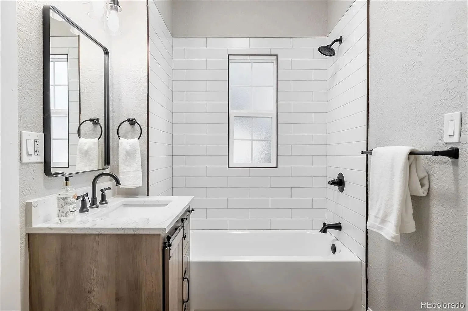 efc050affc1e98e56172a65749a729a0-uncropped_scaled_within_1536_1152.jpg