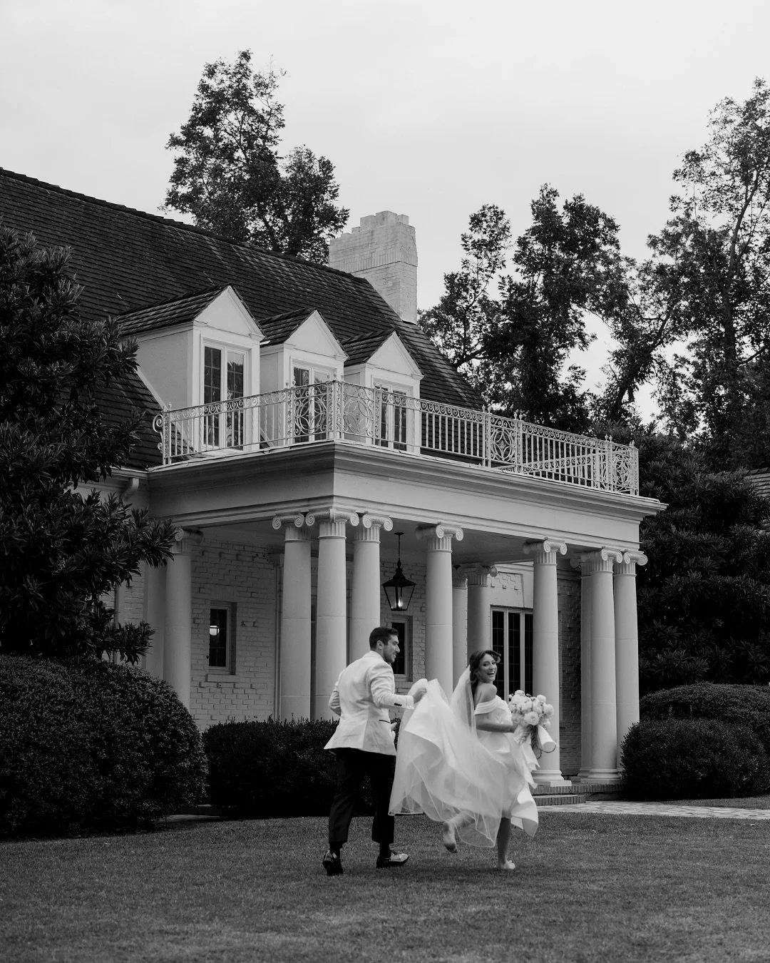 Nothing could have prepared me for what was Katrina and Justin&rsquo;s wedding day. Picture that perfect, old-money, timeless feel all wrapped up into one day, celebrating their love at @thebricehouse. Even the moment raindrops began trickling down d