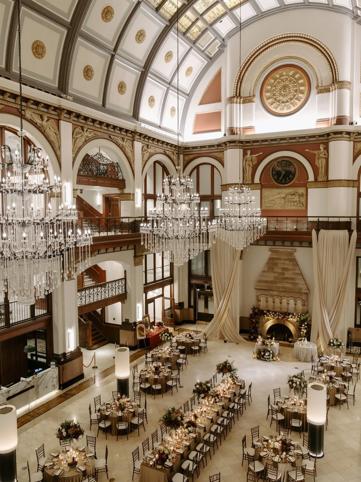 Still speechless from this gorgeous day that overflowed with pure love and timeless elegance. No better way to spend a weekend in Nashville than celebrating The Paces 🥂

Bride: @yanna.lanae
Photography: @stephpowellcreative 
Videography: @fanslermed