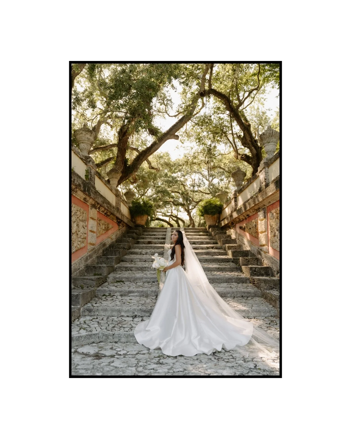 A few of my favorite bridal moments with Jos at @vizcaya_museum &mdash; wandering the stunning grounds reminded me why I love destination weddings so much. It&rsquo;s the perfect opportunity to create, connect with some of the sweetest people, and ce