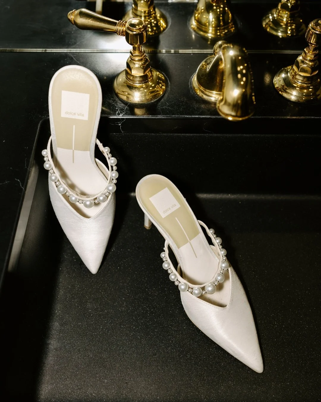 The McDaniels: before the aisle 🕊️

Photography: @stephpowellcreative
Venue: @thefoxhallevents
Makeup: @by.clairev
Hair: @_dolledupbycaroline_
Dress: @jadorebridal