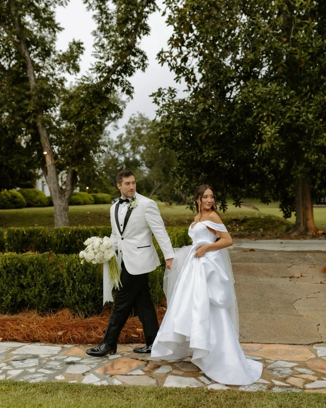 Timeless elegance was at the forefront of this stunning day with The Cohens at @thebricehouse &mdash; running around this South Georgia wedding venue was an absolute dream with these two, and I can&rsquo;t wait to share more from this day 🕊️

Shot o