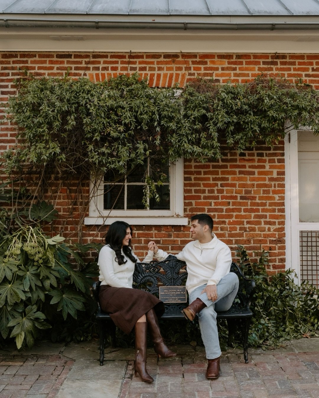 There are only two things that will get me out of the house during the winter: a nice steak dinner or beautiful engagement sessions like this one with Dana and Ahmad 🕊️

#couplesphotoshoot #engagementphotos #engaged #romanticlove #weddingphotographe