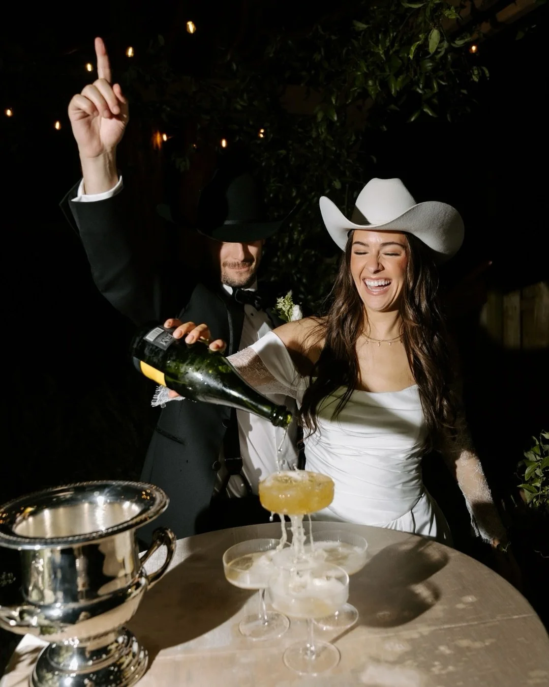A little bit of champagne and a whole lot of yeehaw 🥂🍾

Photography: @stephpowellcreative
Planning: @cm.event.design
Florals: @somethingstyledco @poppyfloralsco

#champagnetower #weddingphotographer #nashvilleweddingphotographer #nashvillewedding #