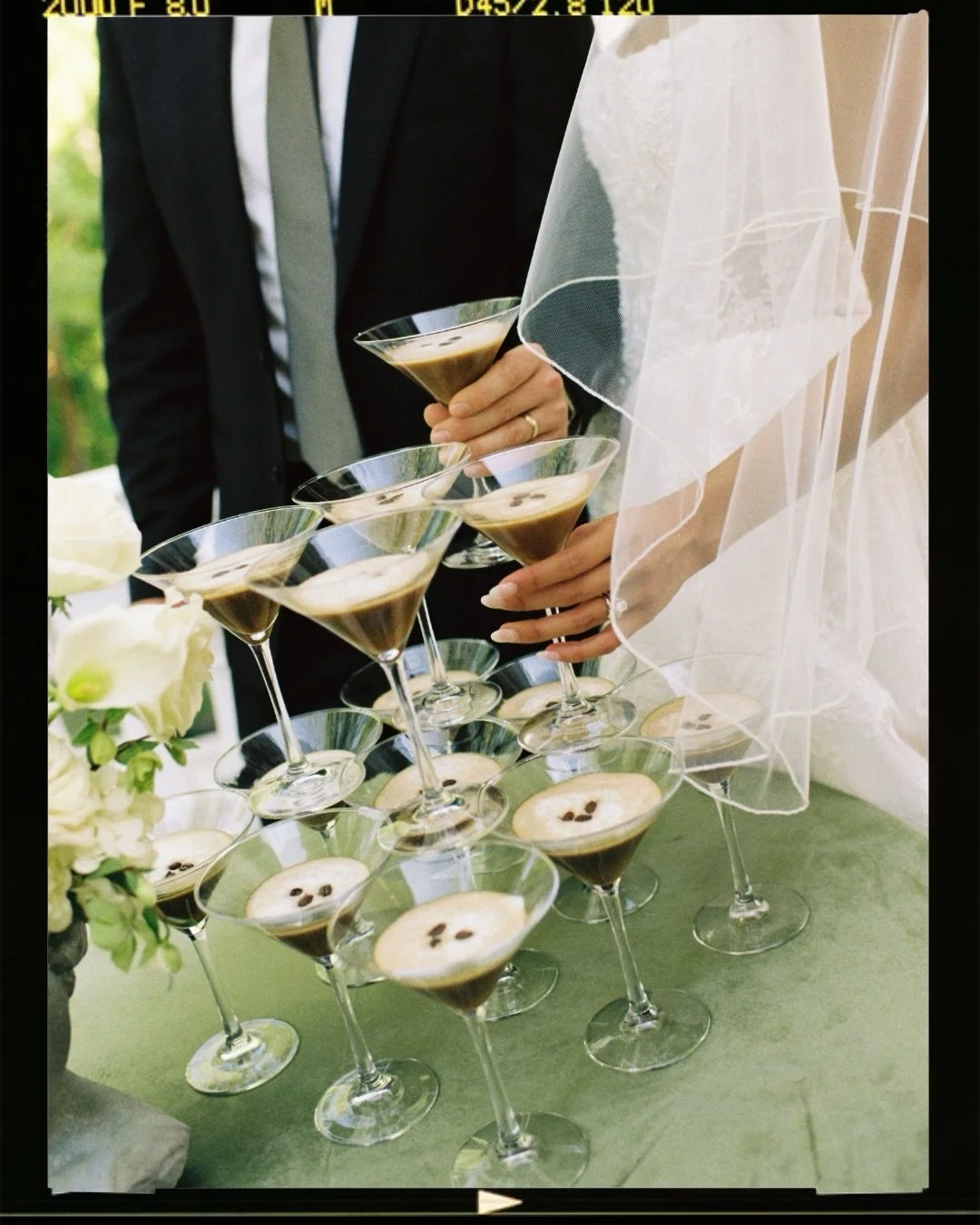 Forever in love with the unpredictability and imperfect beauty of a story told on film&nbsp;🎞️

Host: @curatedframeretreats
Planning: @veronicafeldmanevents
Venue: @theabbottmansion
Florals: @infullblumeflorals
Hair &amp; Makeup: @lemoinelooks
Conte