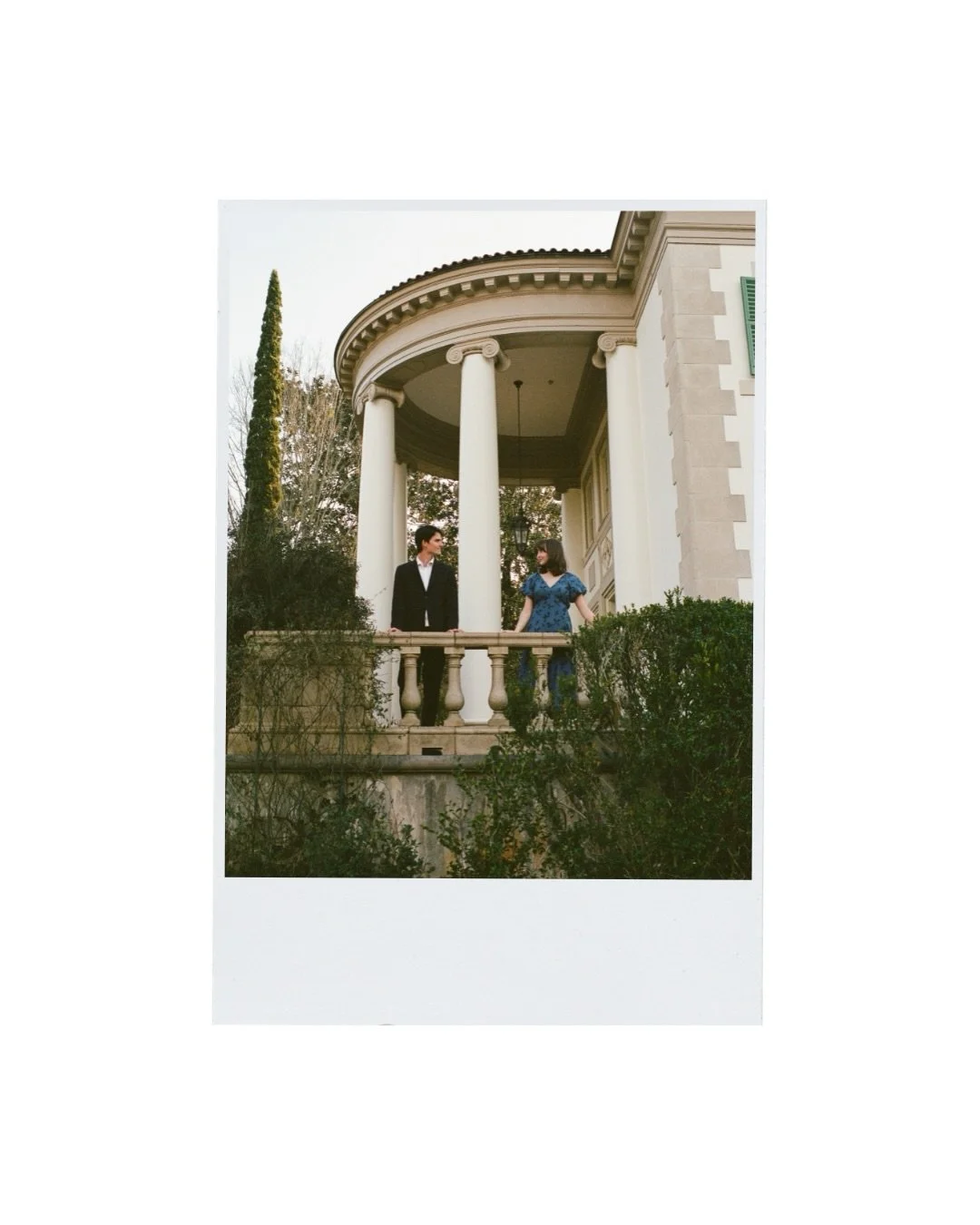 A+C on film 🎞️

#engagementphotos #savannahweddingphotographer #savannahphotographer #weddingphotographer #engagementinspo