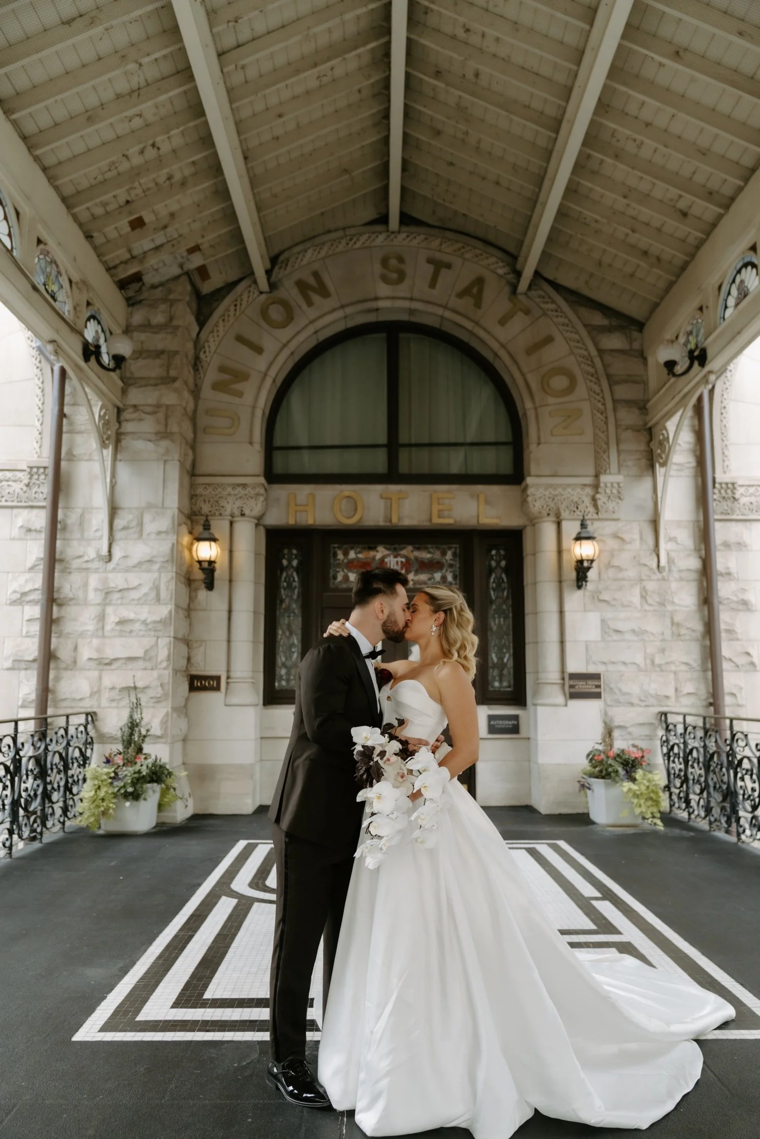 Fall Gatsby-Inspired Black Tie Wedding at The Union Station Nashville11.jpg