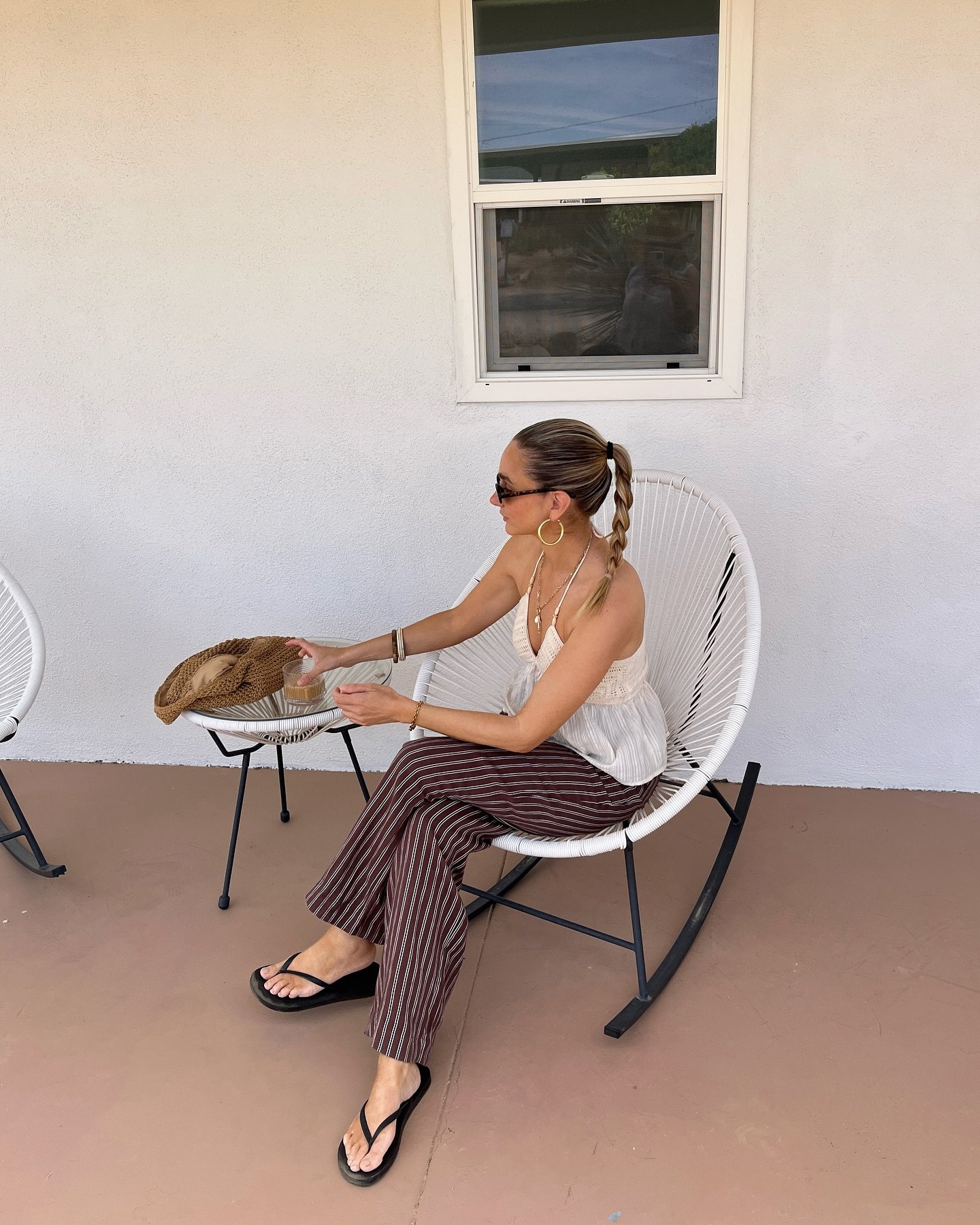 Things that make me happy 🤎
.
.
.
.
#coachellaweekend1 #desertgetaway #joshuatreeairbnb #springfashion2025 
#springfashiontrends #casualoutfitsdaily #effortlesslychic #coachellaoutfits #beautyfavorites #slowmornings #farmersmarketflowers #pinterests