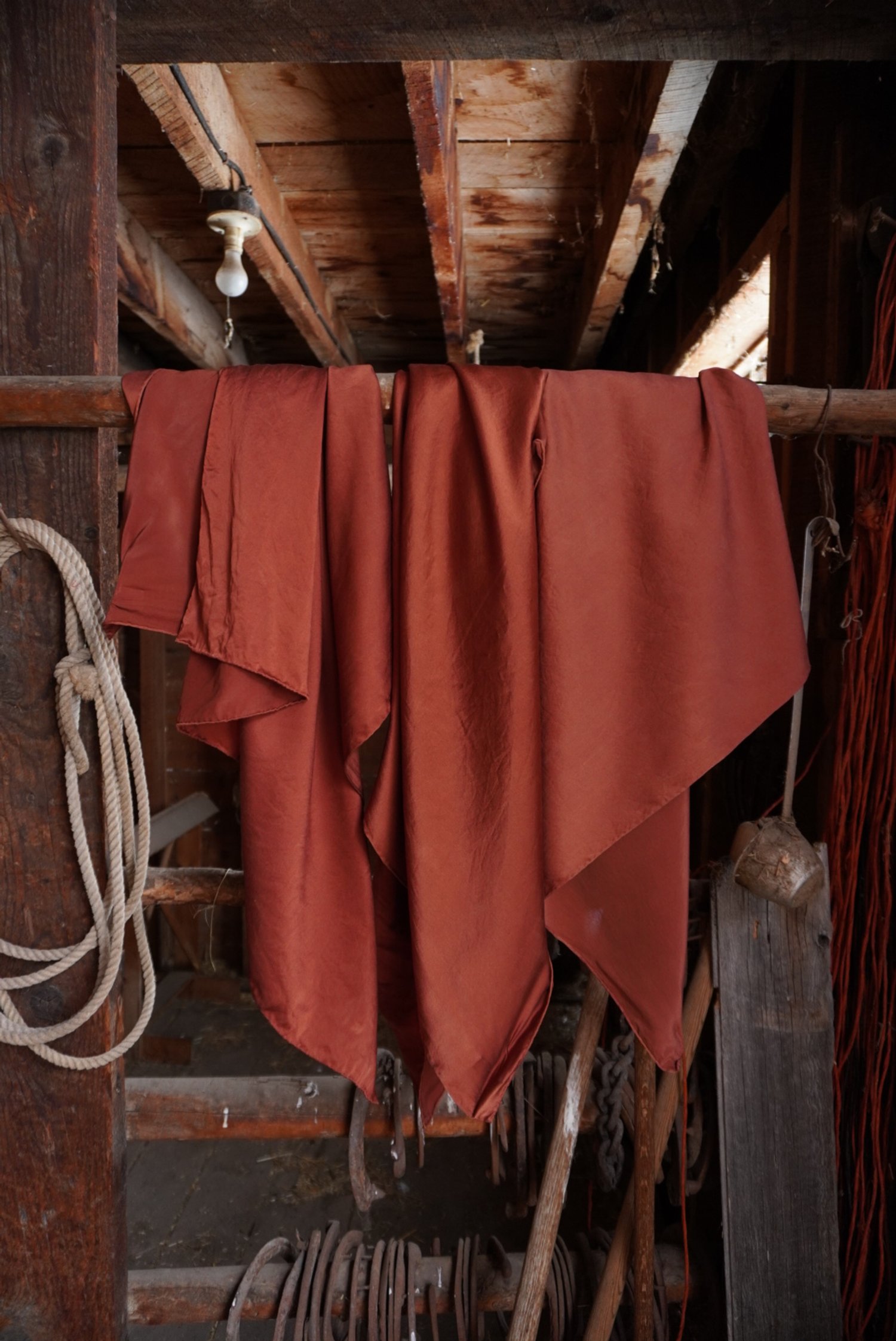 44" Mahogany Rust Wild Rag