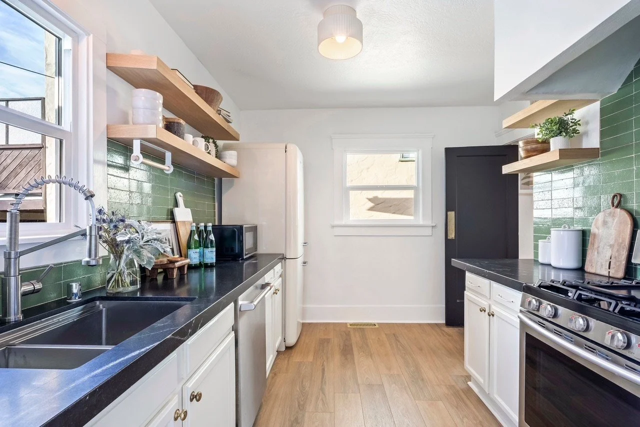 Pamona kitchen 1.jpg