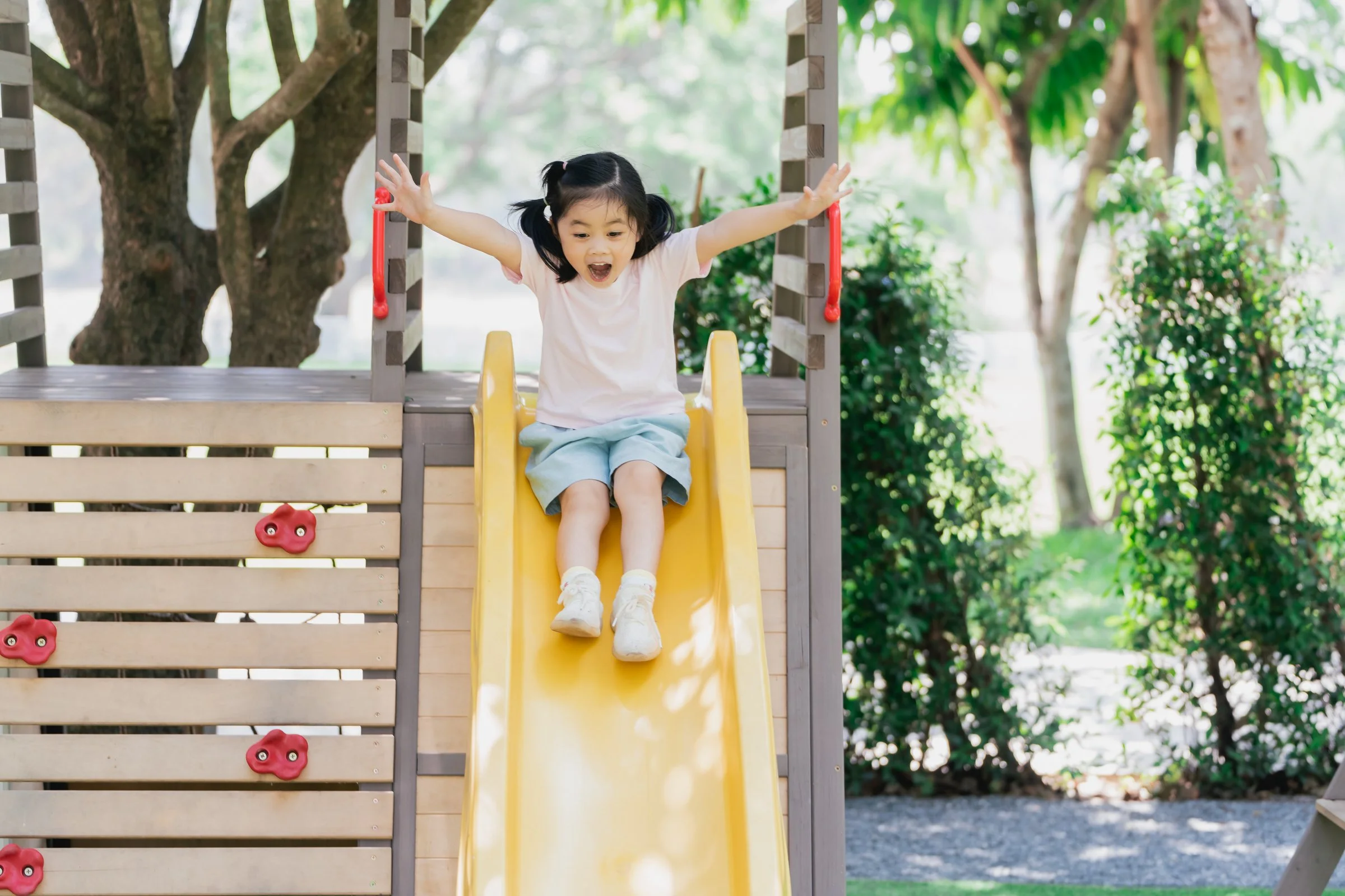 How to Create a Screen-Free Summer Plan with Your Nanny