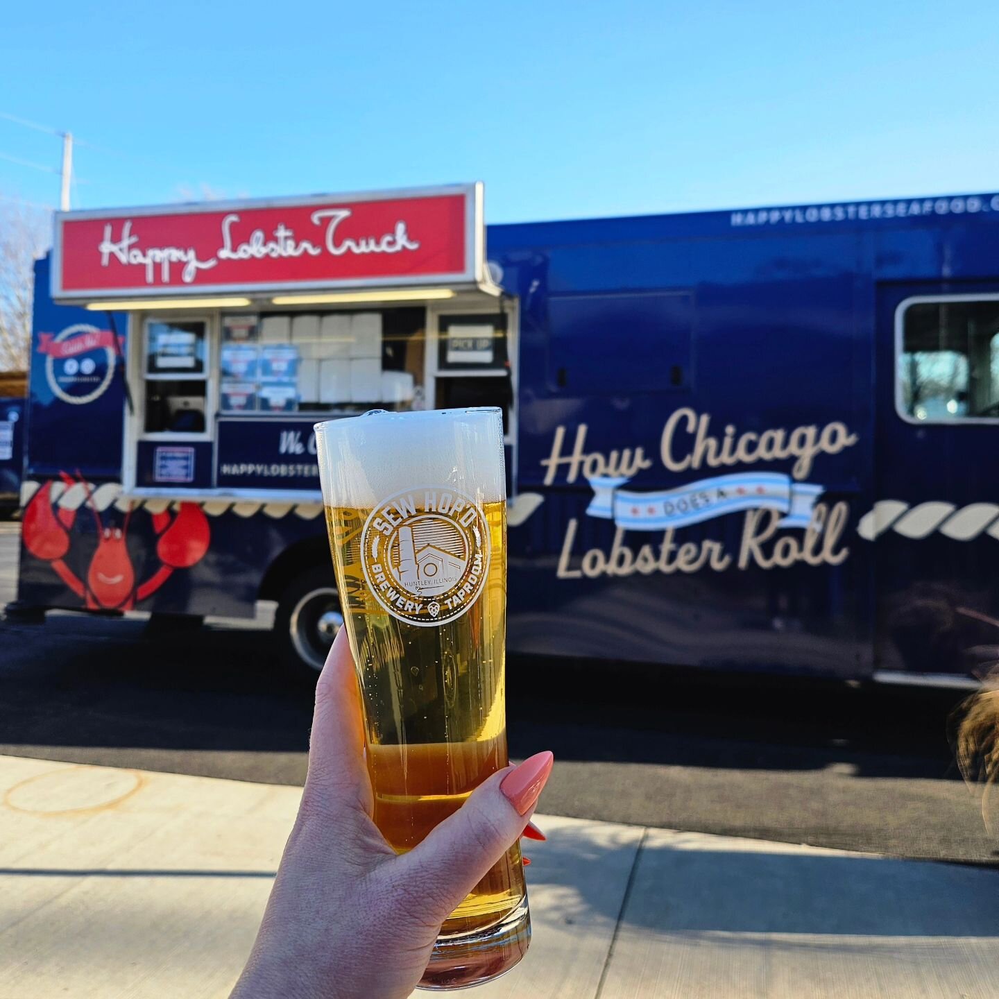 The Happy Lobster Truck returns to Sew Hop&rsquo;d for Thirsty Thursday from 5-8 pm. 

They'll have have ready-to-eat meals waiting for you during their walkup service, supplies will be limited and preordering is HIGHLY RECOMMENDED, so lock in your l