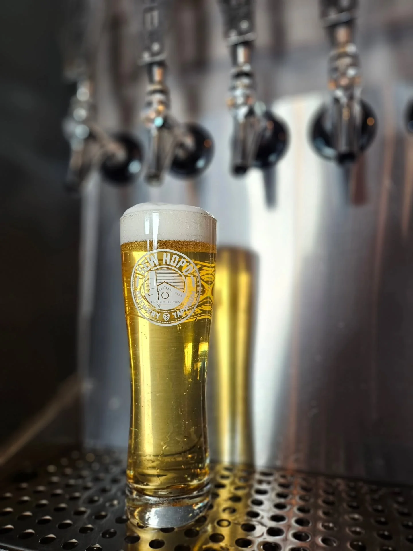 Thursday check-in &mdash; we&rsquo;re almost to the weekend!! 🍻 

No food truck today, but you&rsquo;re definitely not going hungry. Grab a Champion Pizza fresh from the oven, or dive into the dip from @butcherontheblock (it always hits). Cold beer,