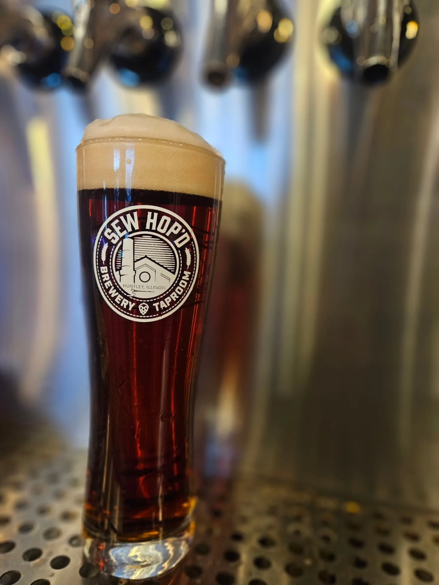 Sunday Funday at your favorite hometown hangout!🍻@chucks_wood_fired_pizza is here 1&ndash;5 pm 🍕 Fresh. Hot. Tasty.
And if you haven&rsquo;t tried Chuck&rsquo;s wood-fired desserts yet&hellip; omgosh yes. Absolutely yes. 

Let&rsquo;s collectively 