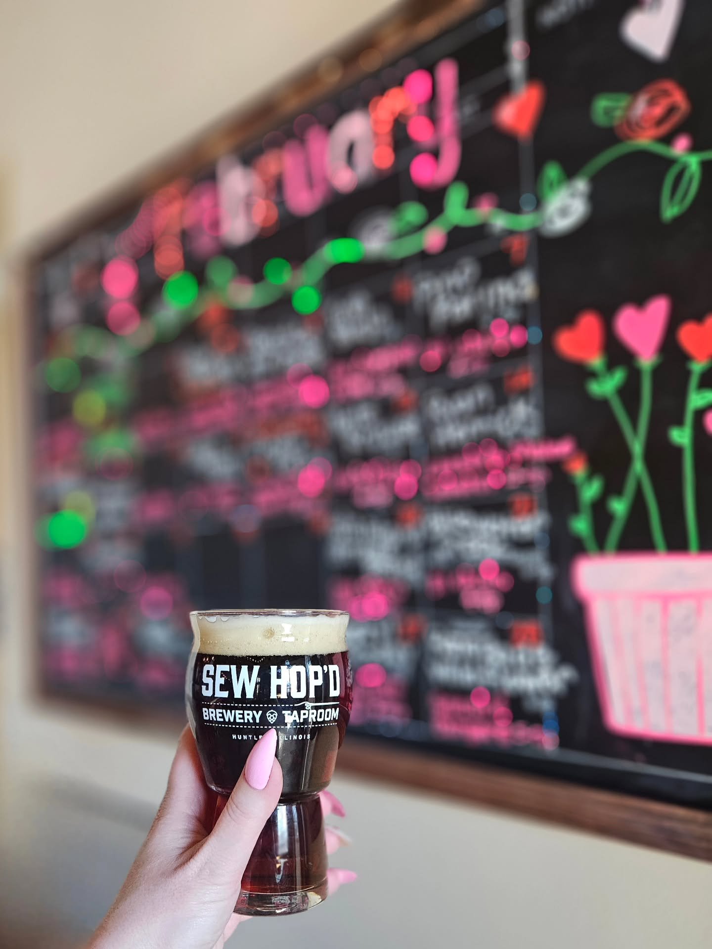 It&rsquo;s Wednesday and we&rsquo;re officially cruising through the week! We&rsquo;re excited to have Abby from @makeyoubrush16 here for Brews, Brushes &amp; Besties&mdash;a creative, sip-and-paint kinda night kicking off at 6:30 pm.&nbsp; 👉 To reg